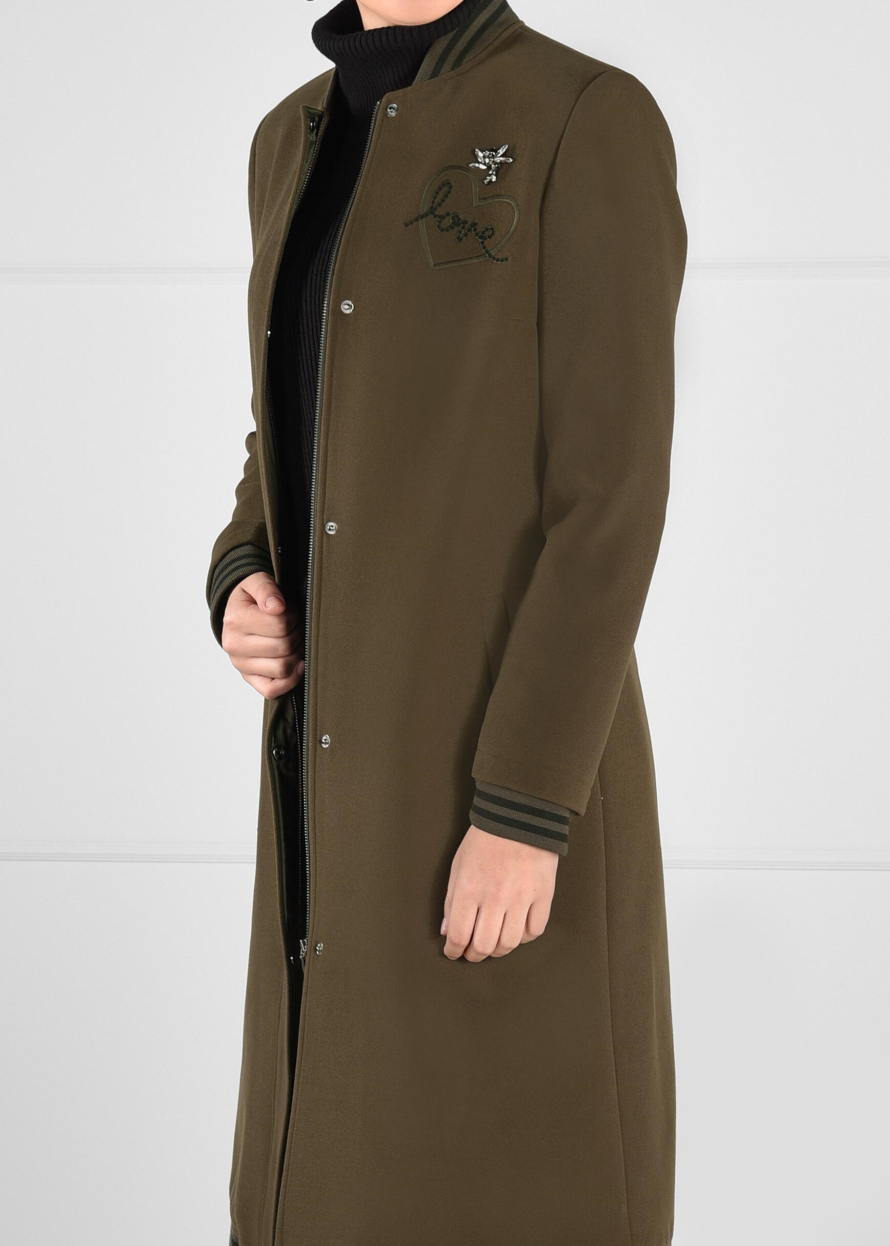 Tesettür giyim HAKİ NAKIŞ İŞLEMELİ BROŞLU DÜZ KESİM KABAN 9647