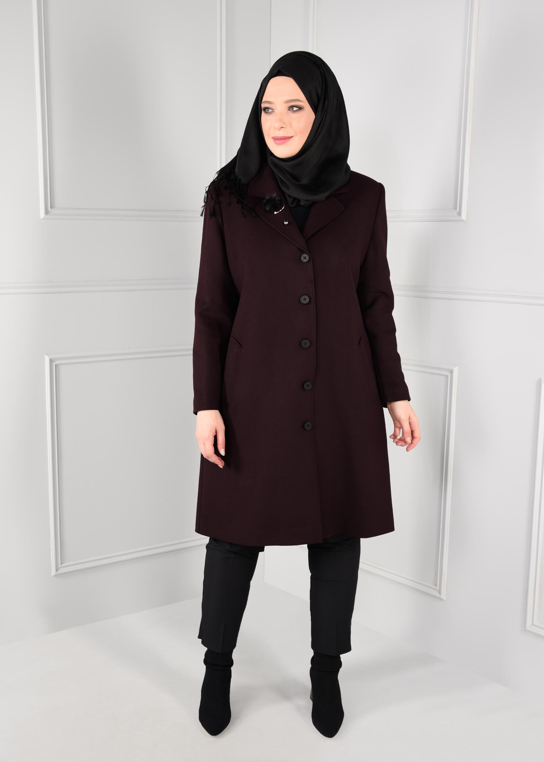 Tesettür giyim BORDO BROŞ DETAYLI DÜĞMELİ KABAN 9655 