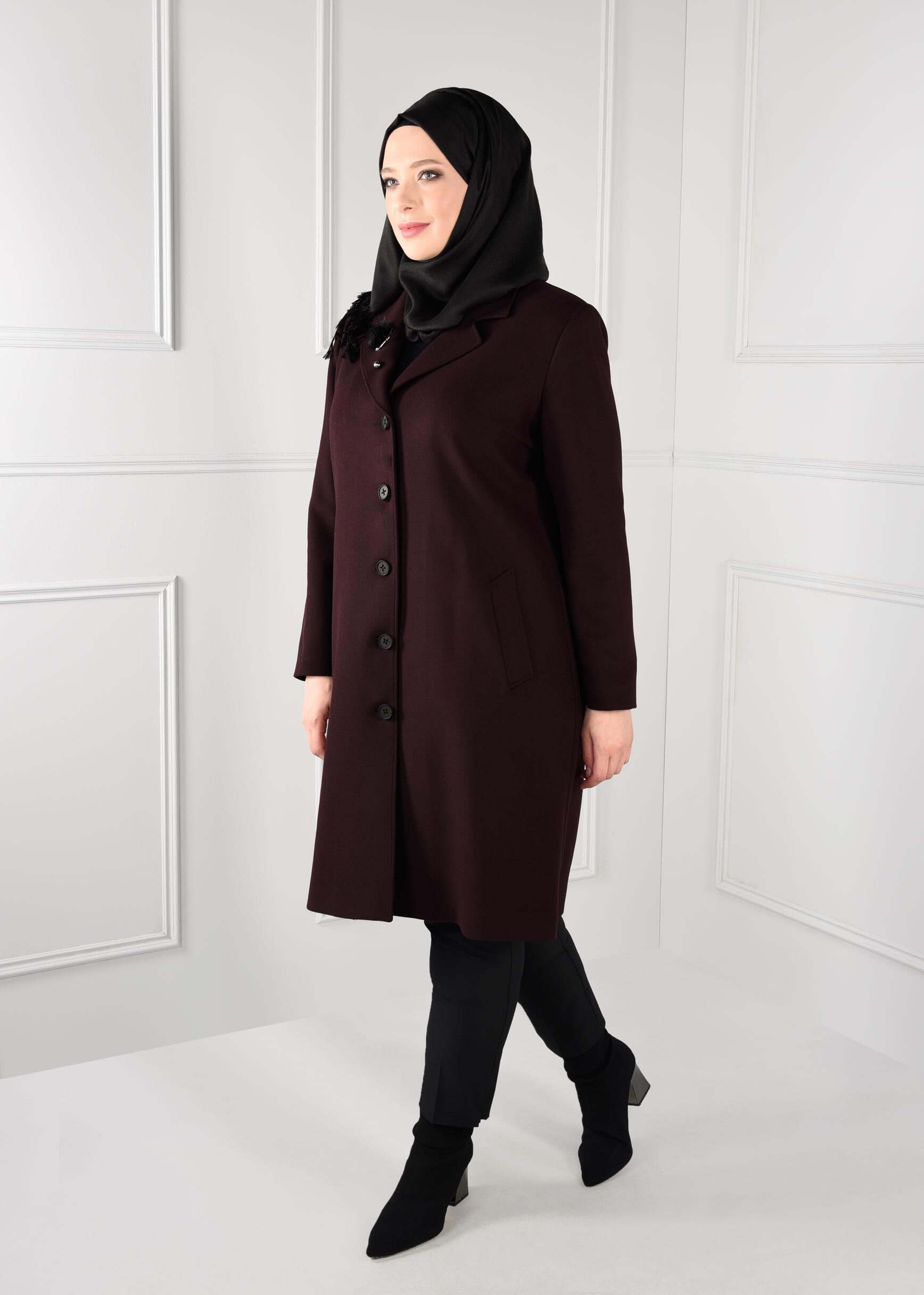 Tesettür giyim BORDO BROŞ DETAYLI DÜĞMELİ KABAN 9655 