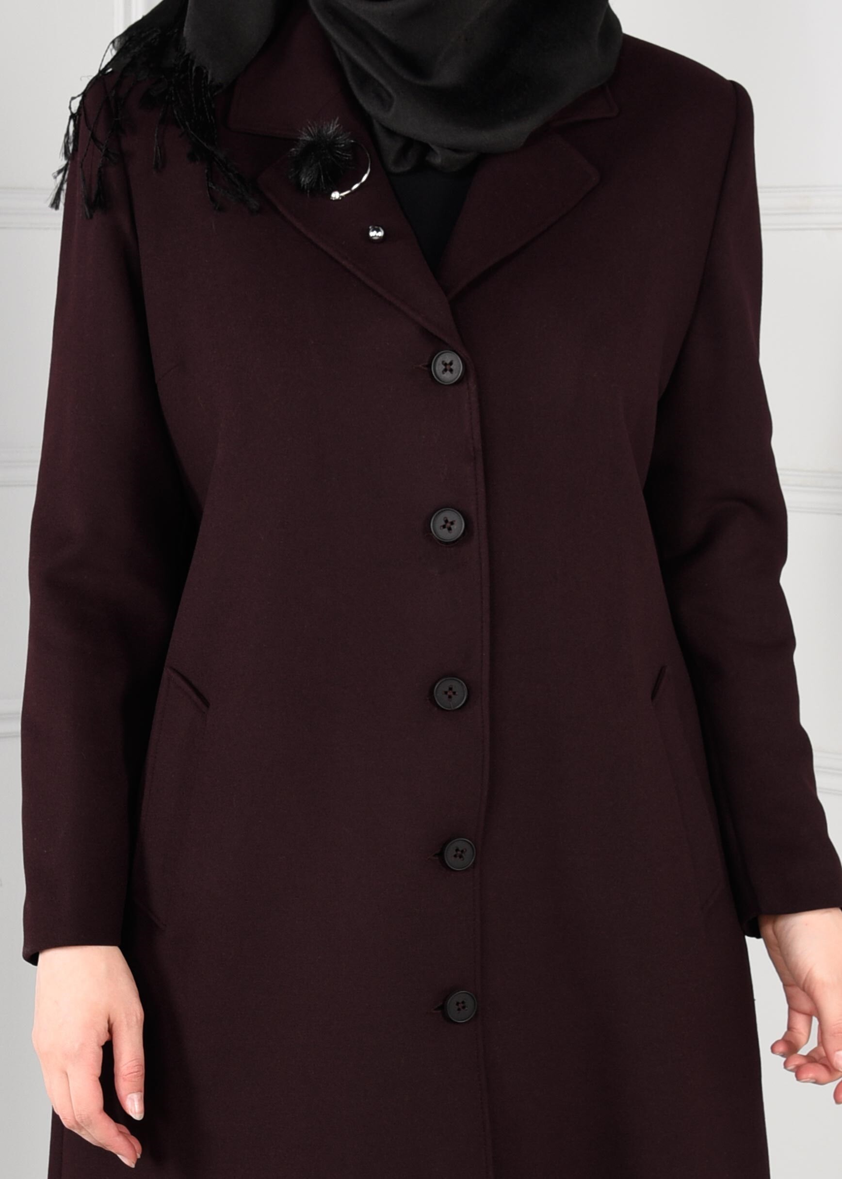 Tesettür giyim BORDO BROŞ DETAYLI DÜĞMELİ KABAN 9655 
