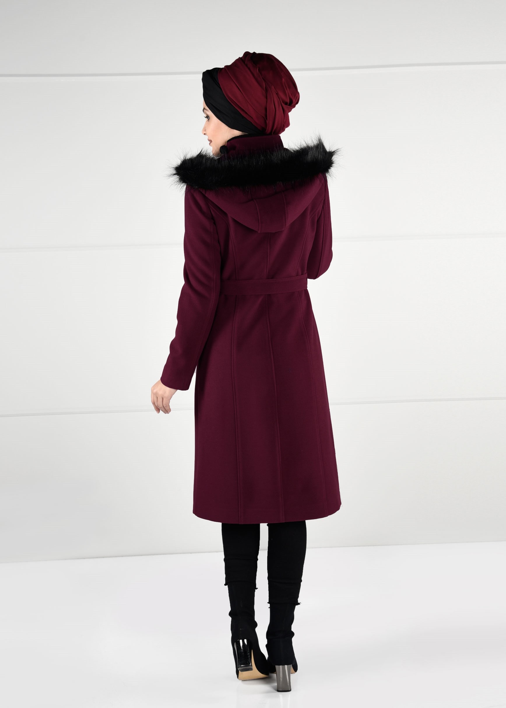 Tesettür giyim BORDO KUŞAKLI KAPÜŞONU PELUŞ KABAN 9666 