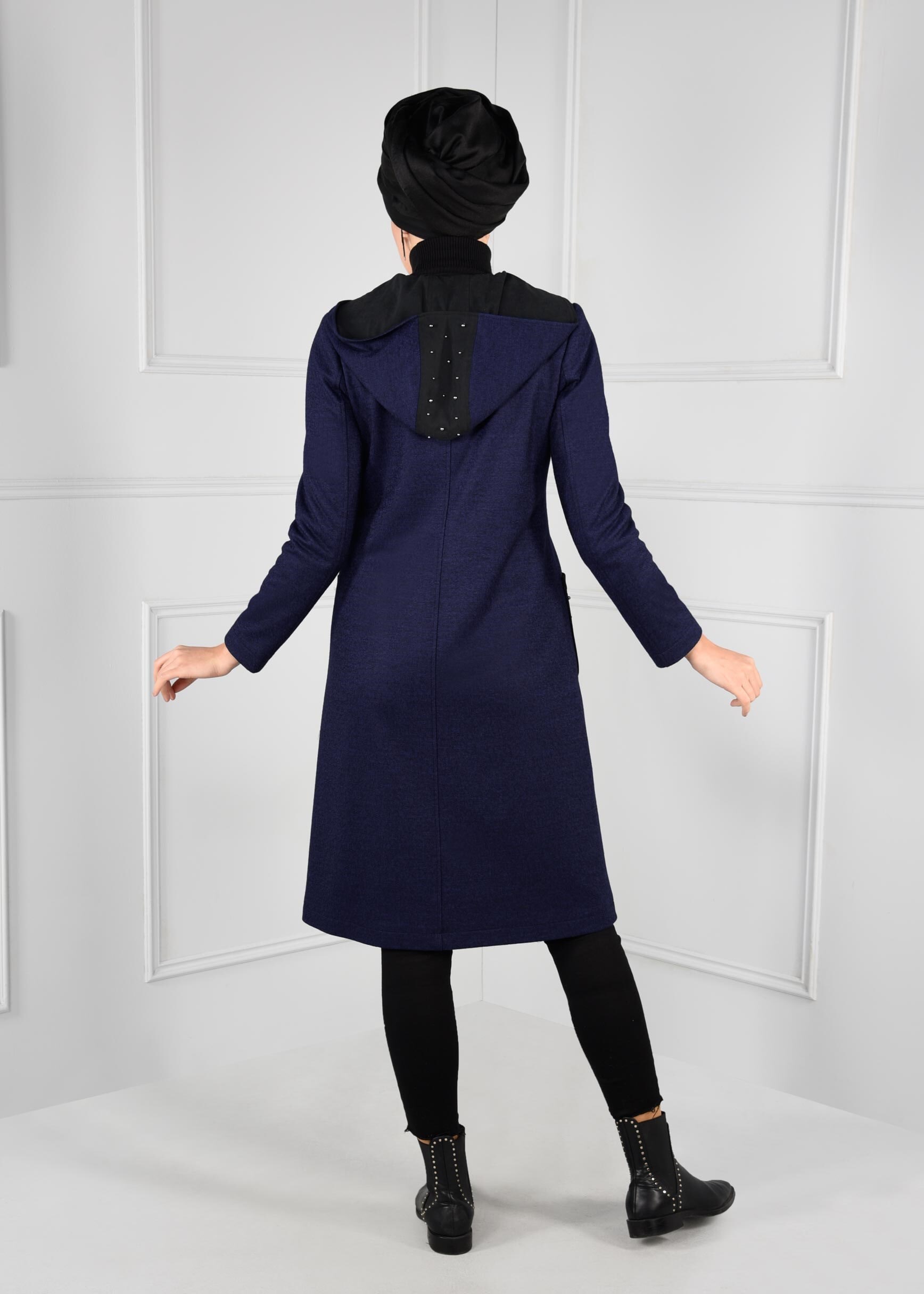 Tesettür giyim LACİVERT CEPLERİ BONCUK İŞLEMELİ KAPÜŞONLU FERMUARLI KABAN 9683