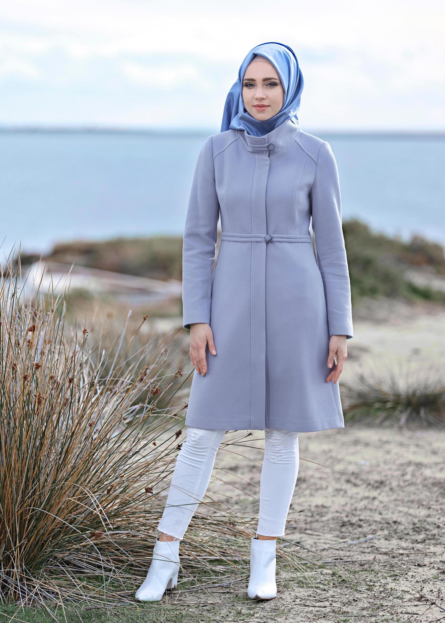 Tesettür giyim MAVİ BALIKÇI YAKA KAŞE KABAN 9687