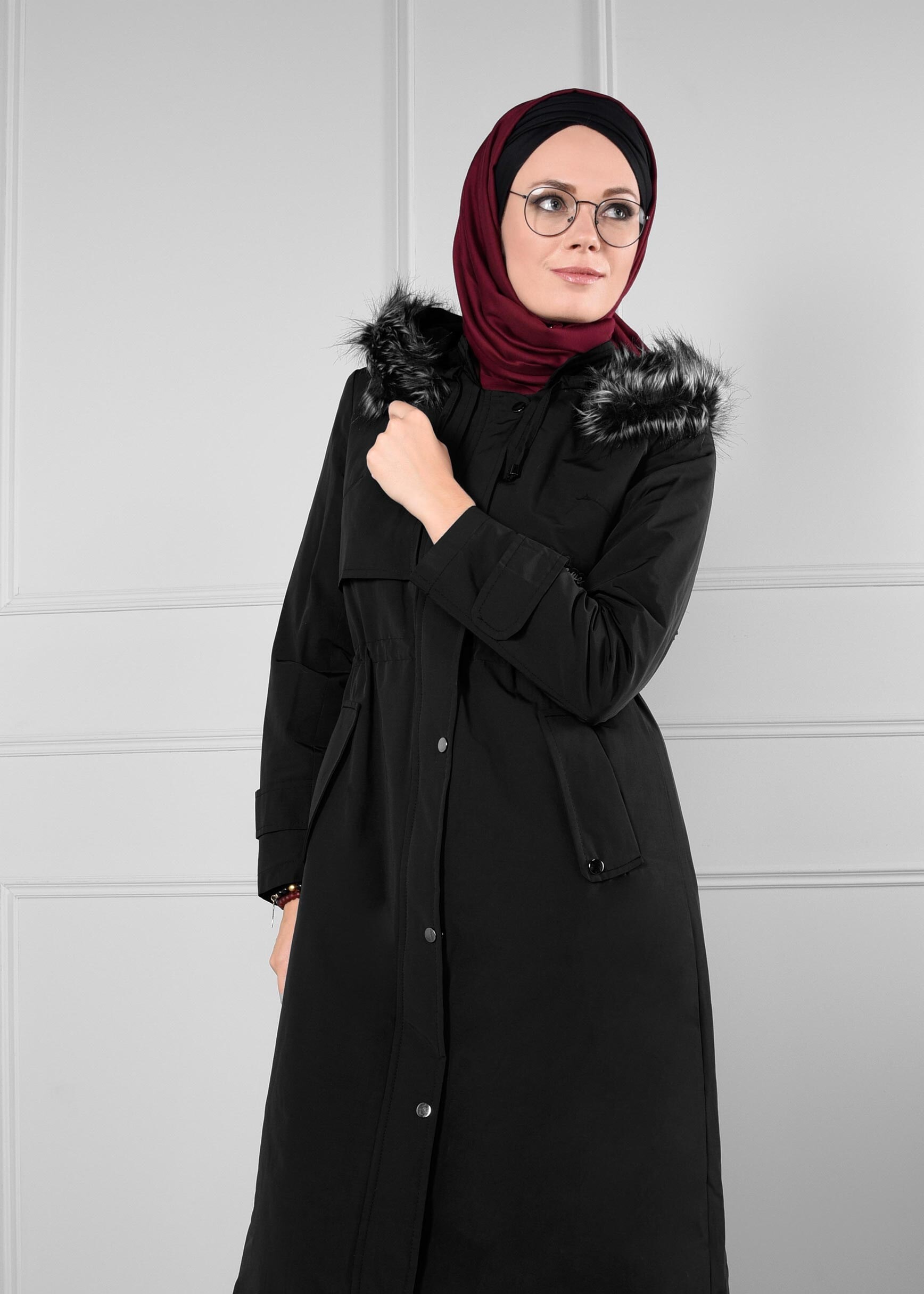 Tesettür giyim SİYAH BELDEN BÜZGÜLÜ CEPLİ KABAN 9701