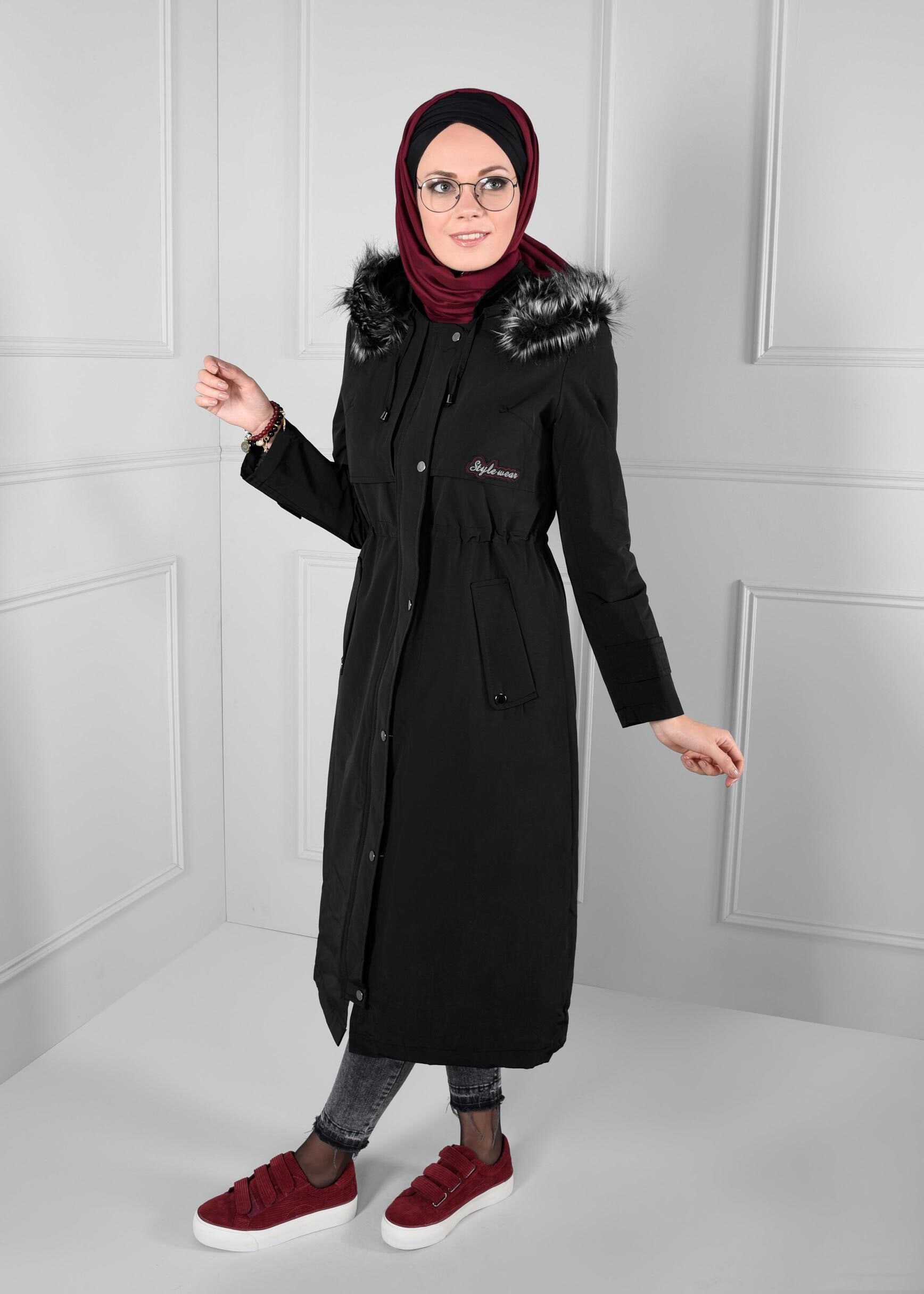 Tesettür giyim SİYAH BELDEN BÜZGÜLÜ CEPLİ KABAN 9701
