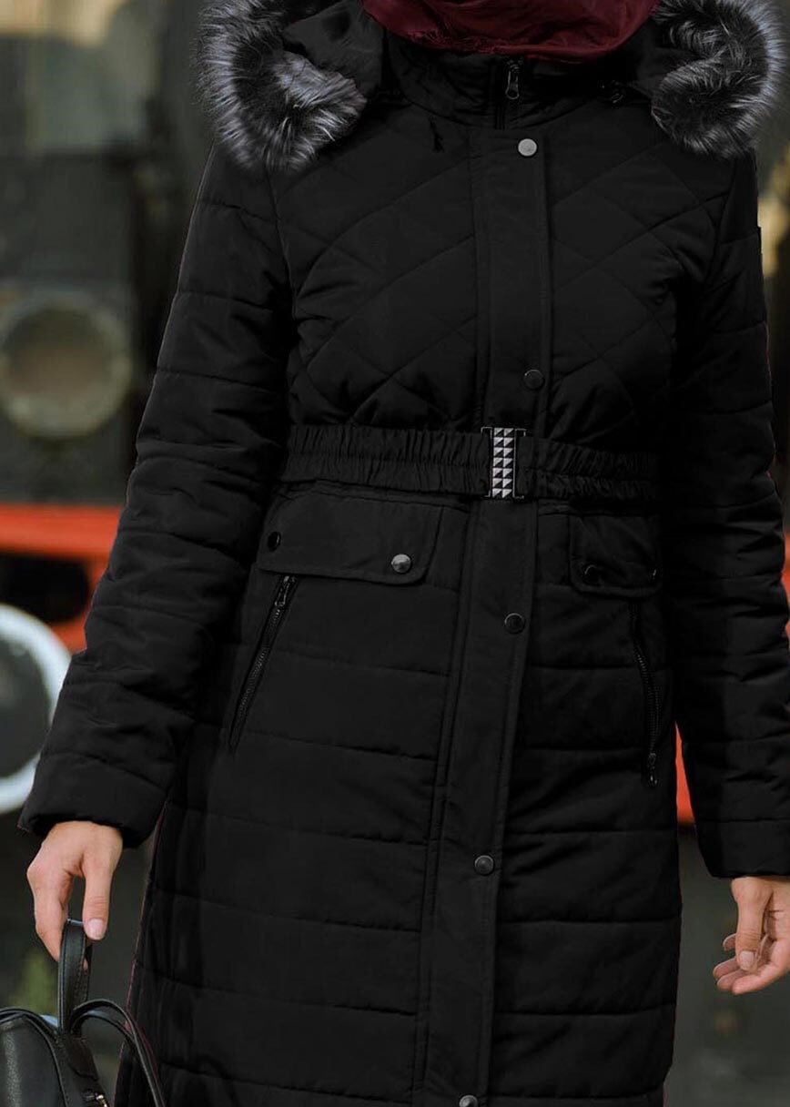 Tesettür giyim SİYAH CEPLİ KEMERLİ KAPİTONE KABAN 9706