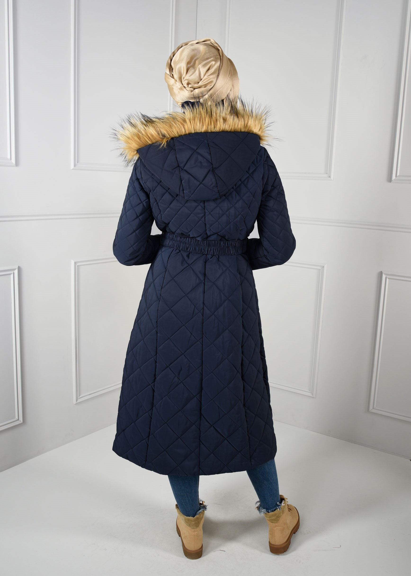 Tesettür giyim LACİVERT ÇITÇITLI KAPÜŞONU PELUŞLU KAPİTONE KABAN 9707