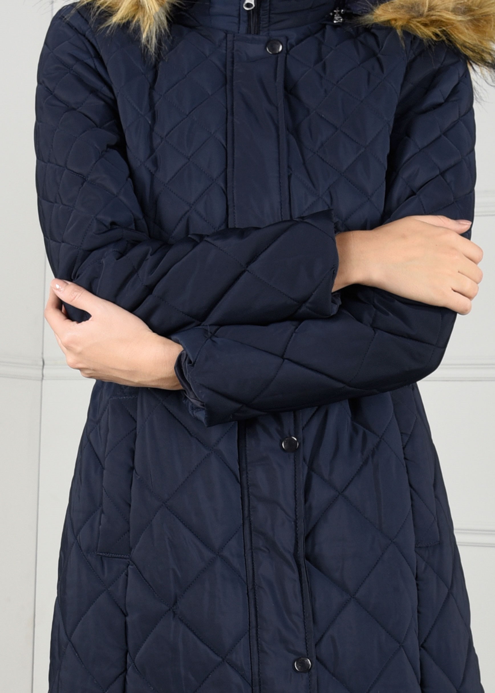 Tesettür giyim LACİVERT ÇITÇITLI KAPÜŞONU PELUŞLU KAPİTONE KABAN 9707