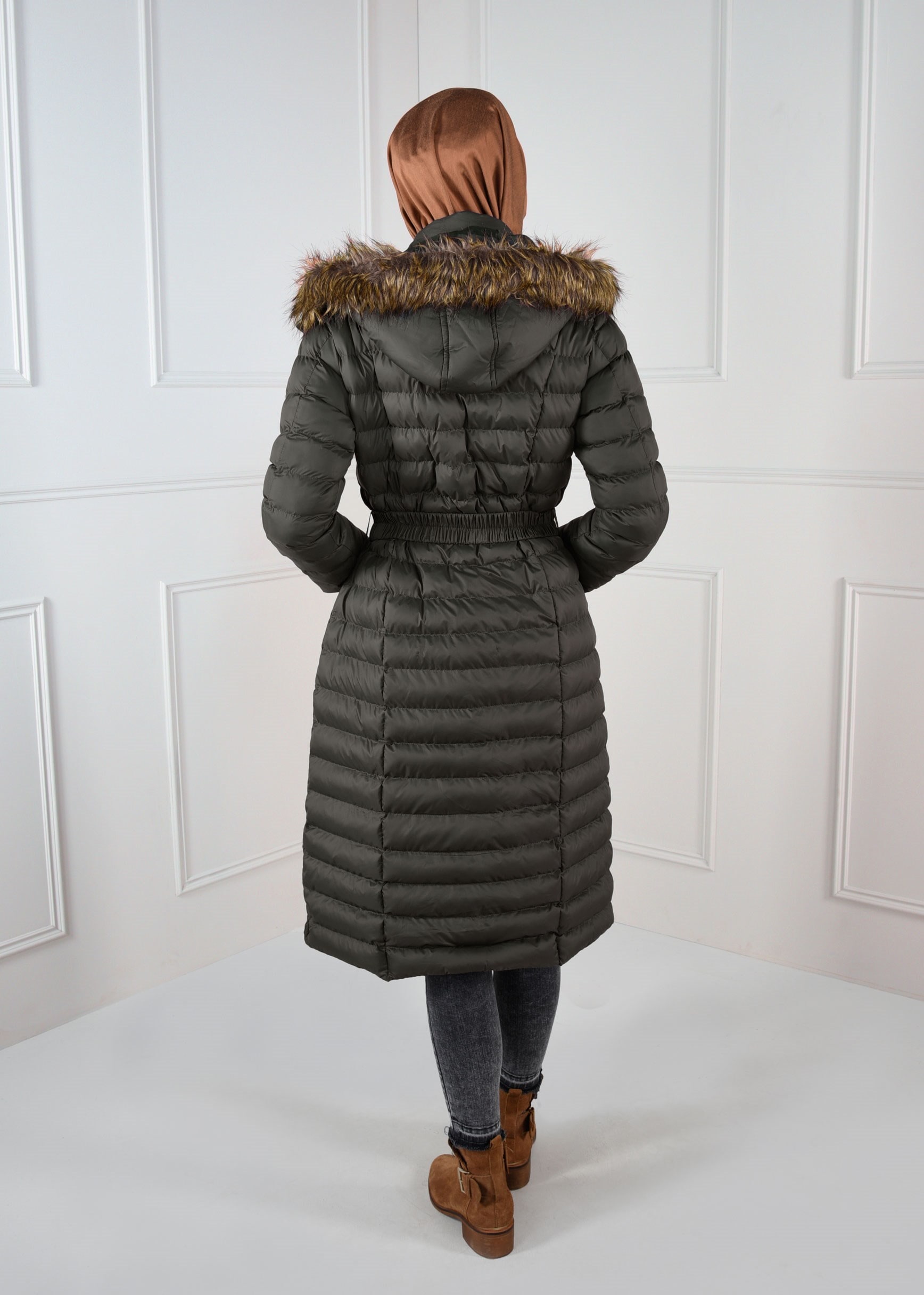 Tesettür giyim YEŞİL CEPLERİ FERMUARLI KAPÜŞONU PELUŞ KABAN 9711