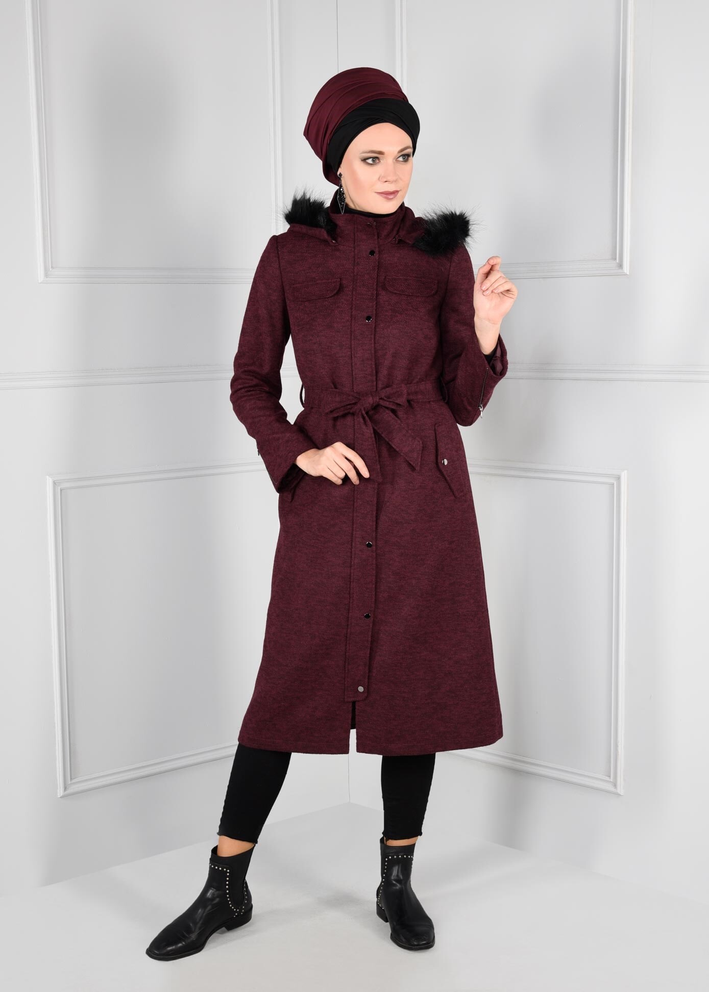 Tesettür giyim BORDO KAPÜŞONU KÜRKLÜ KABAN 9723
