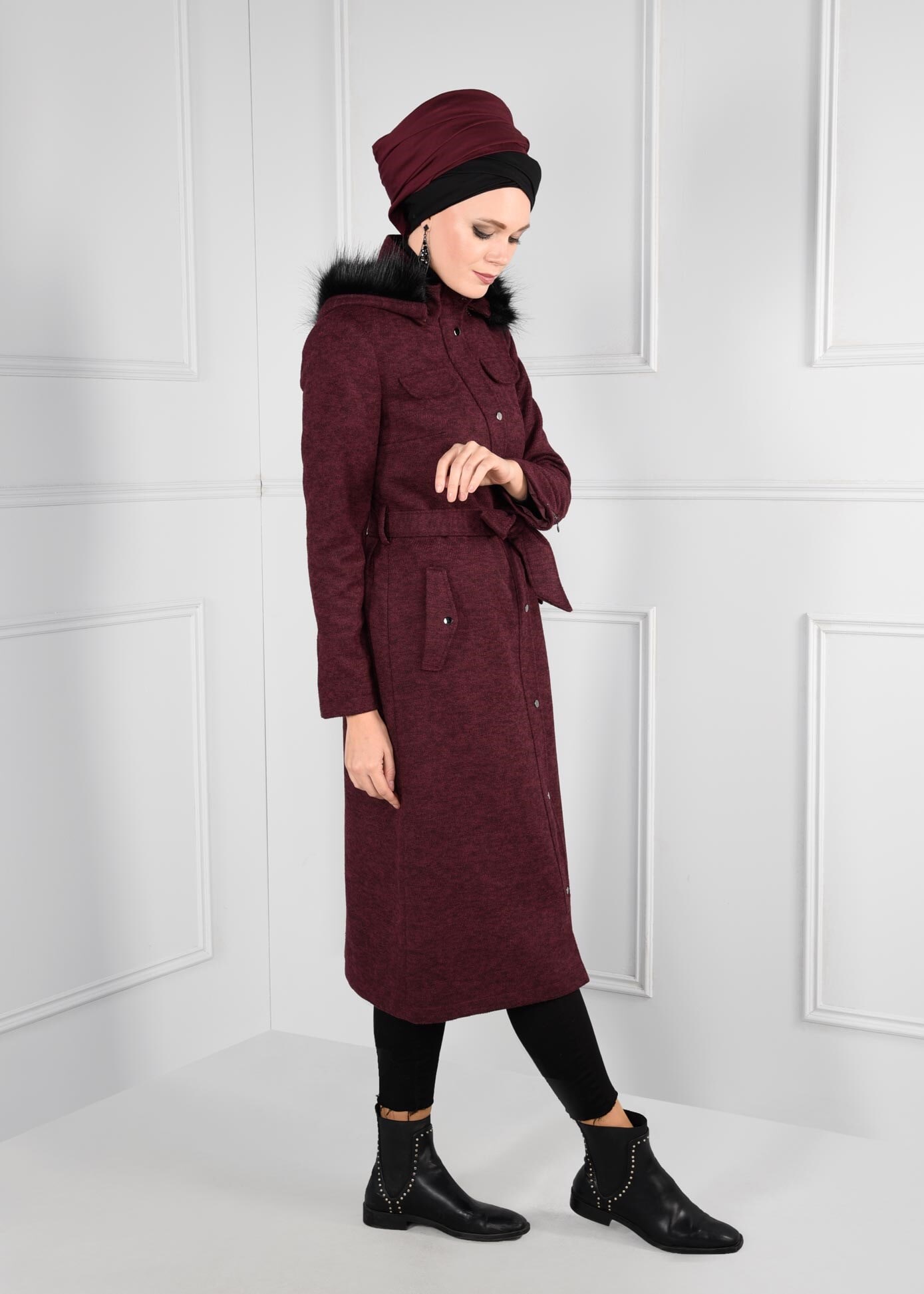 Tesettür giyim BORDO KAPÜŞONU KÜRKLÜ KABAN 9723