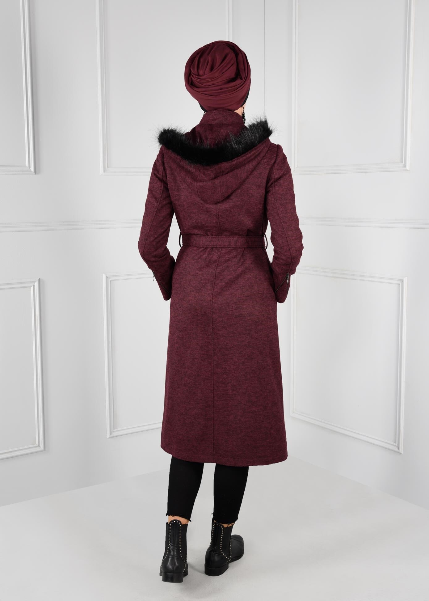 Tesettür giyim BORDO KAPÜŞONU KÜRKLÜ KABAN 9723