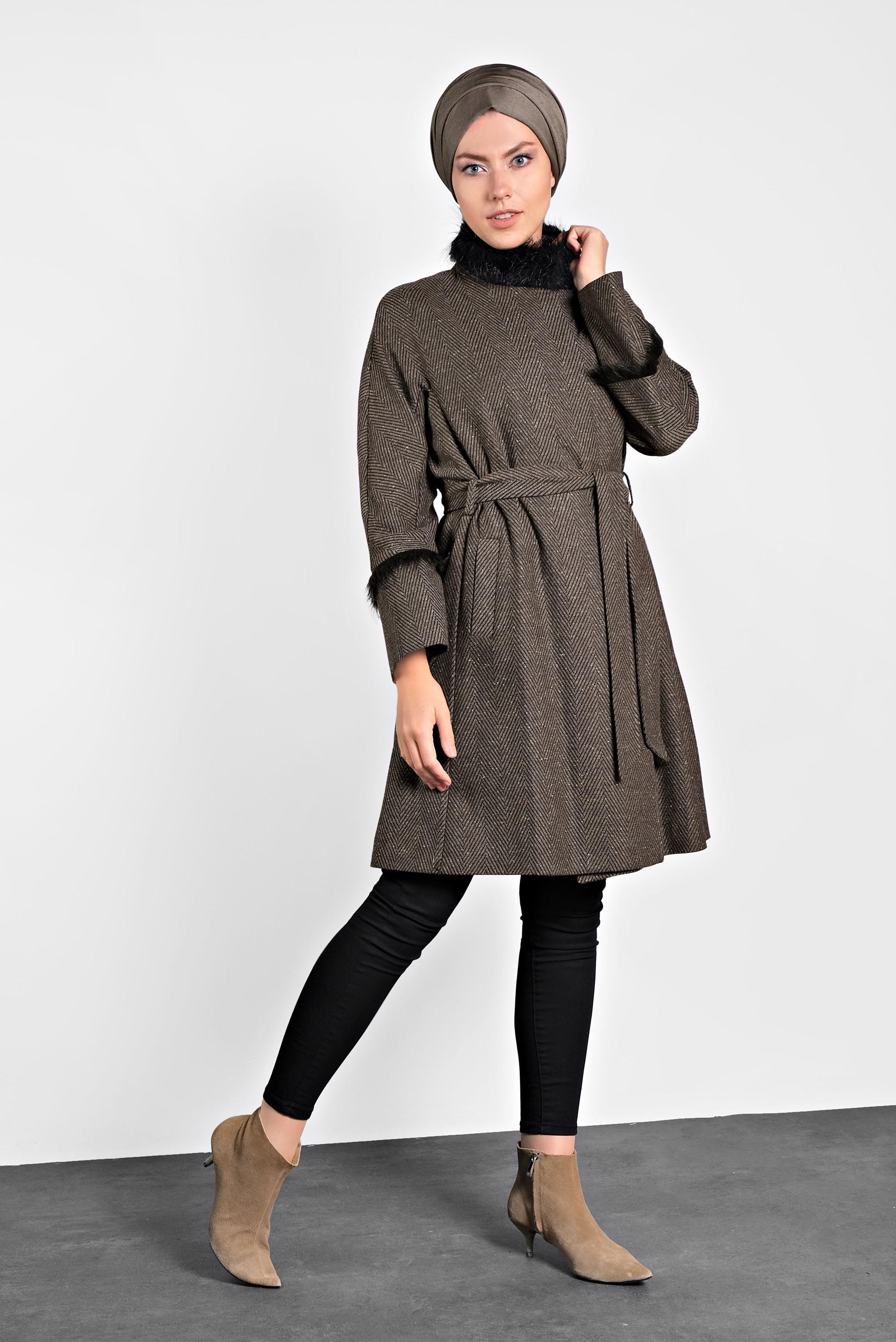 Tesettür giyim VİZON SUNİ KÜRK DETAYLI BELİ KUŞAKLI KABAN 9733