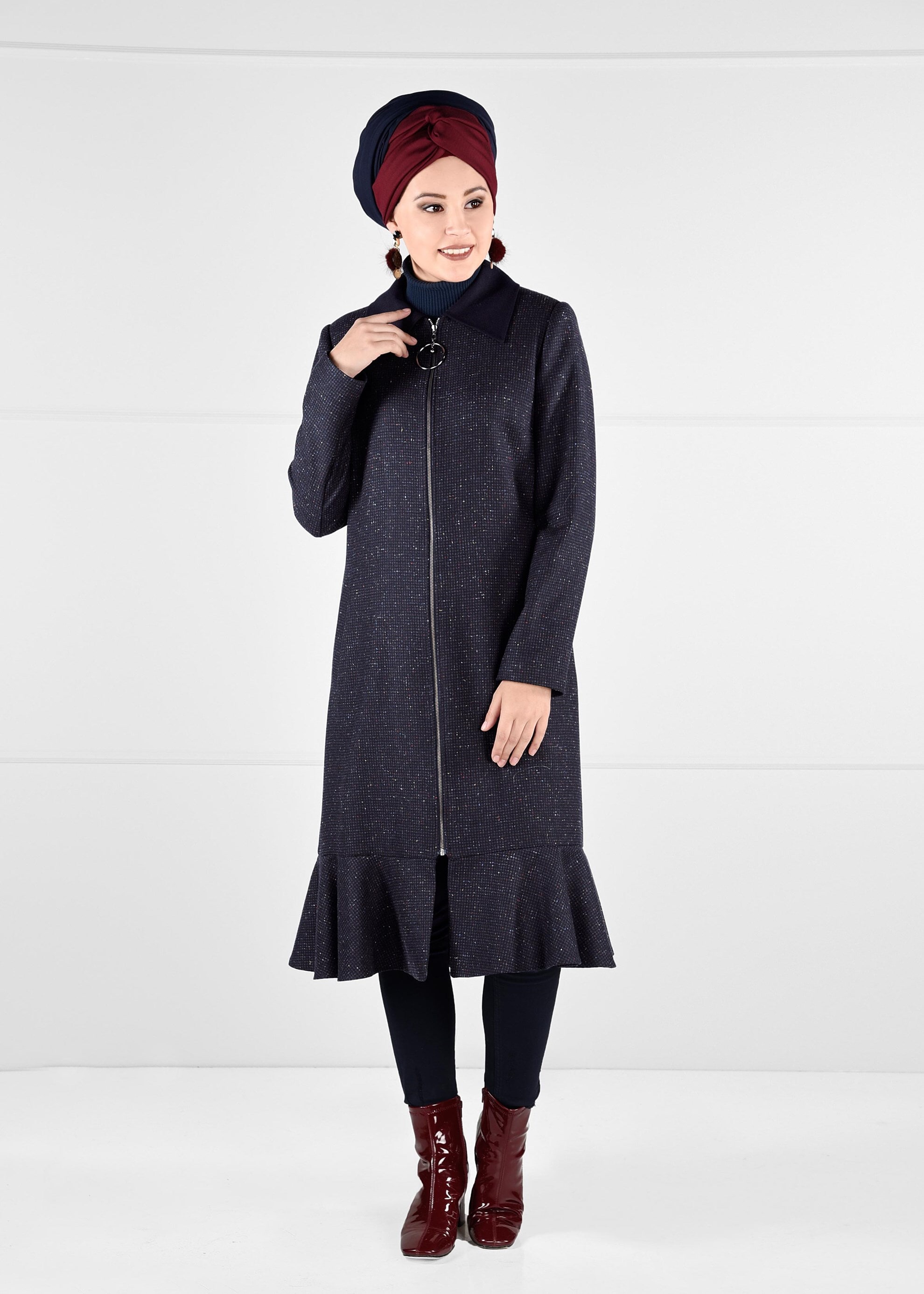 Tesettür giyim LACİVERT VOLANLI SİVRİ YAKA KABAN 9743