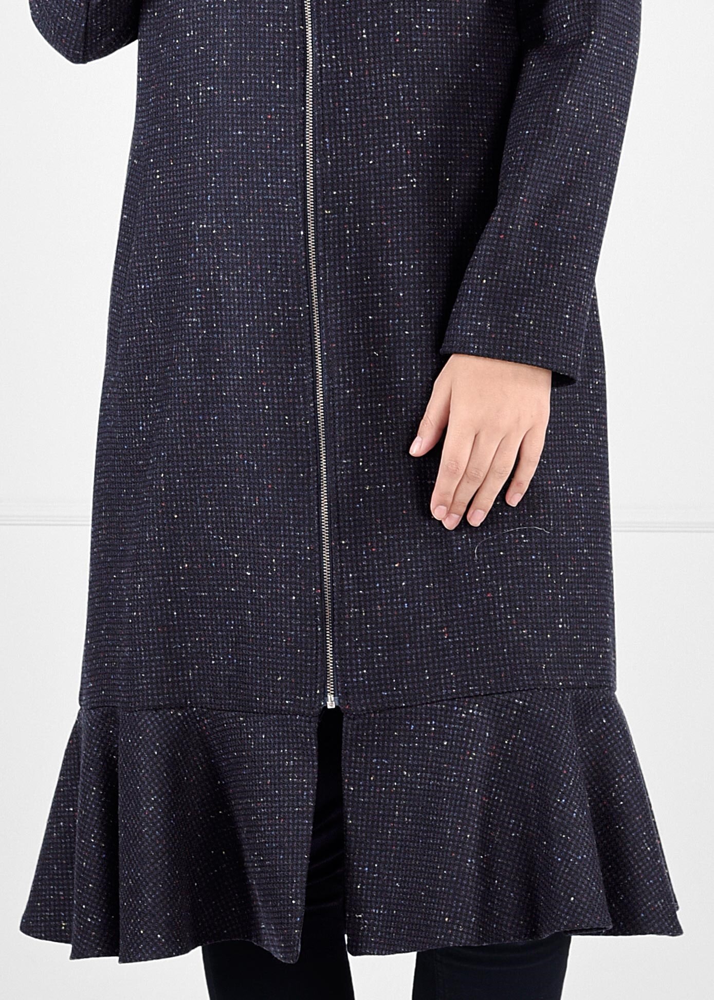 Tesettür giyim LACİVERT VOLANLI SİVRİ YAKA KABAN 9743