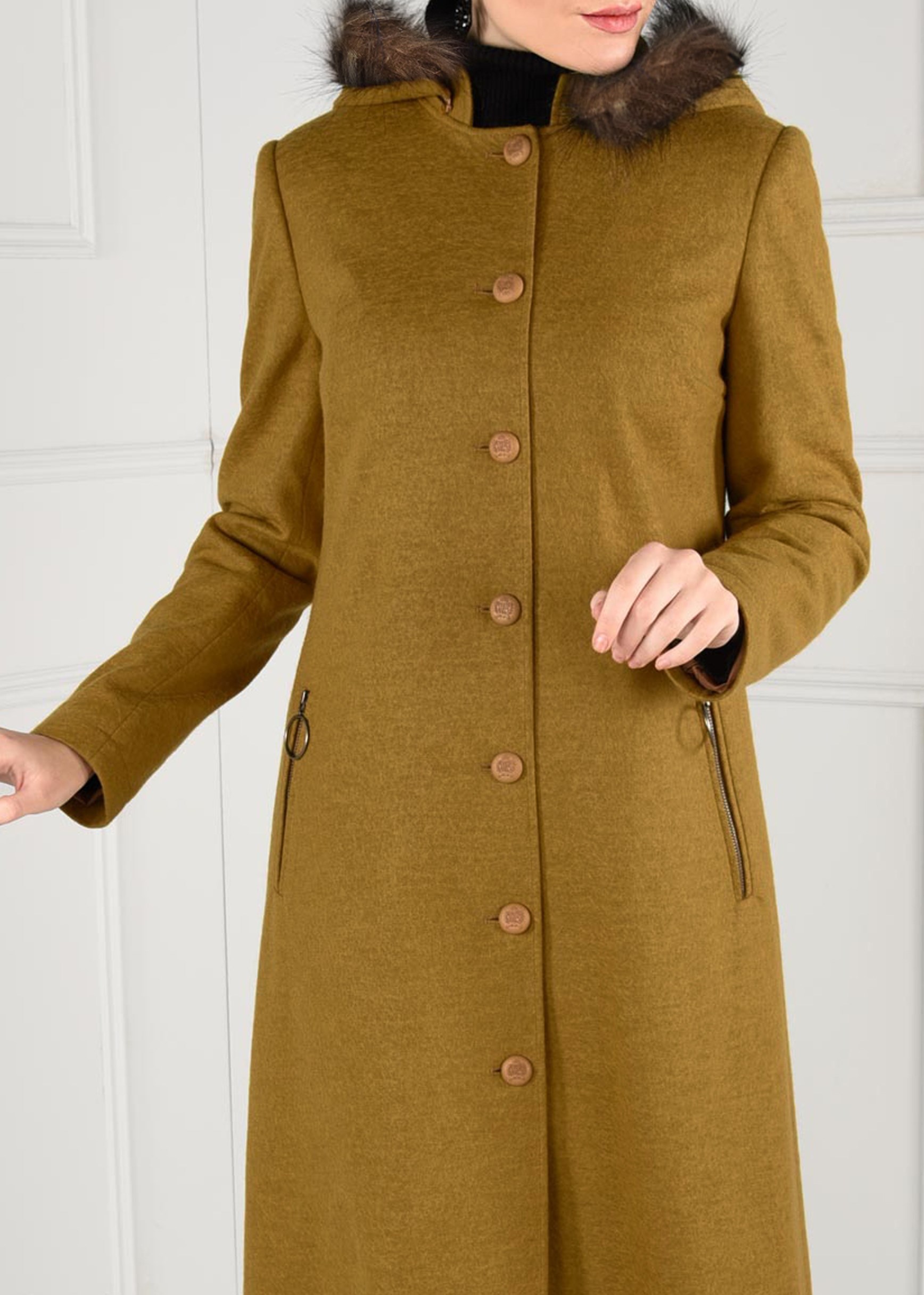 Tesettür giyim SARI KAPÜŞONU PELUŞ DETAYLI CEPLERİ FERMUARLI KABAN 9744