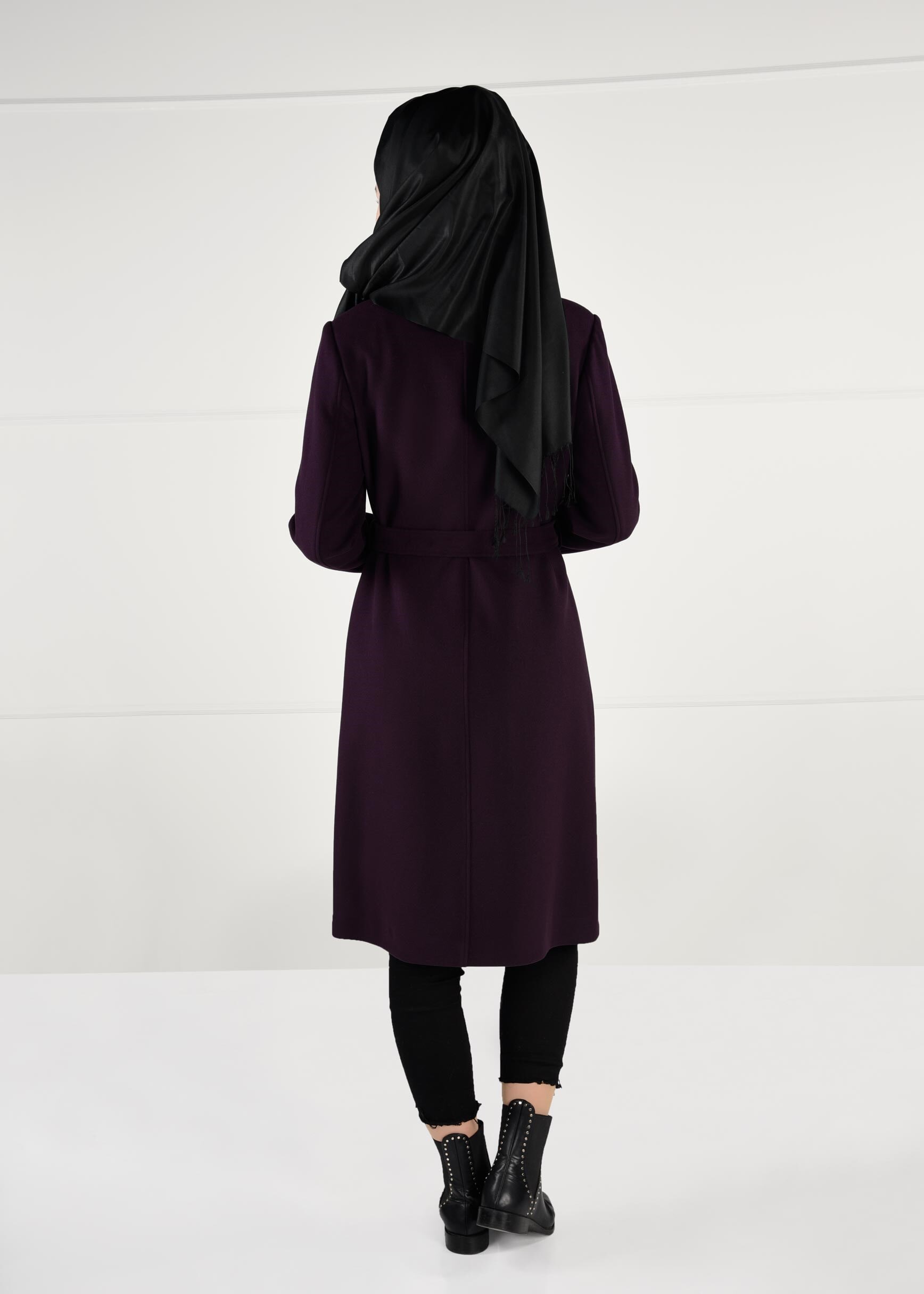 Tesettür giyim MOR PELUŞ DETAYLI KUŞAKLI KABAN 9752