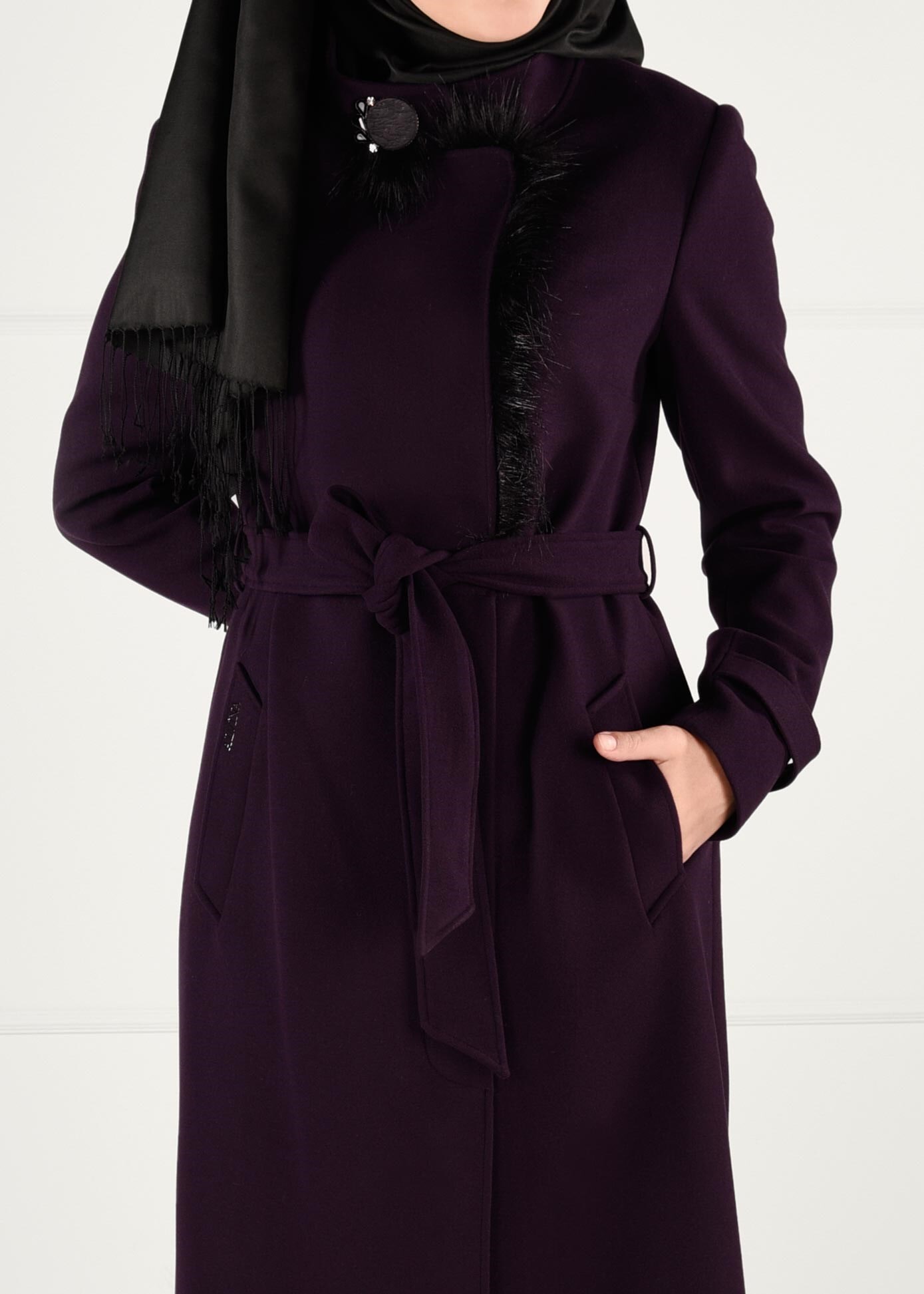 Tesettür giyim MOR PELUŞ DETAYLI KUŞAKLI KABAN 9752