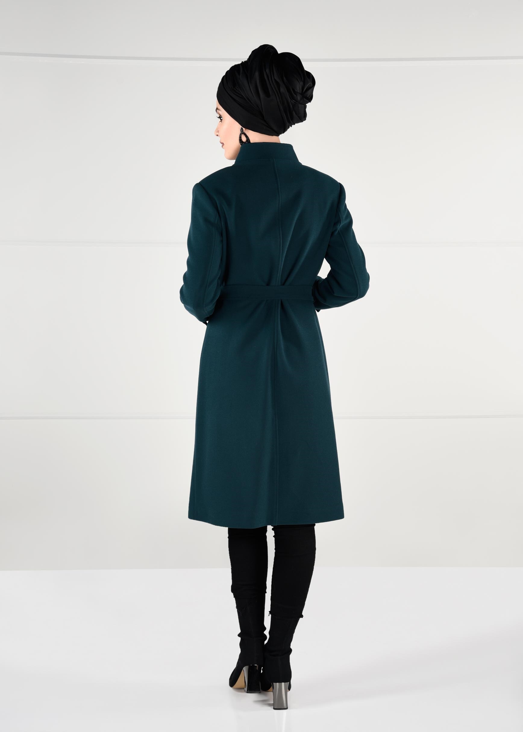 Tesettür giyim YEŞİL PELUŞ DETAYLI KUŞAKLI KABAN 9752