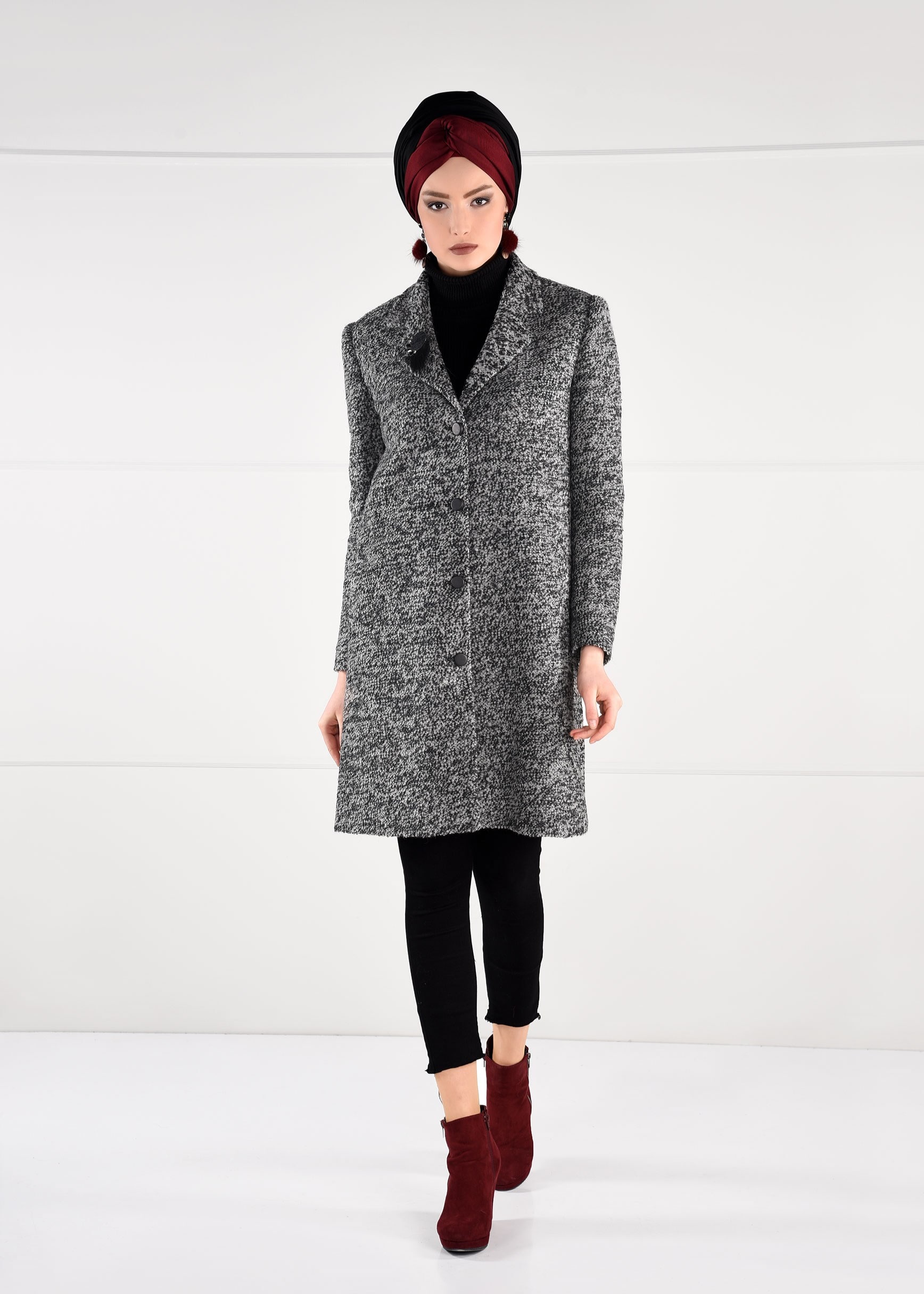 Tesettür giyim GRİ BROŞLU DÜĞMELİ KEÇE KABAN 9757 