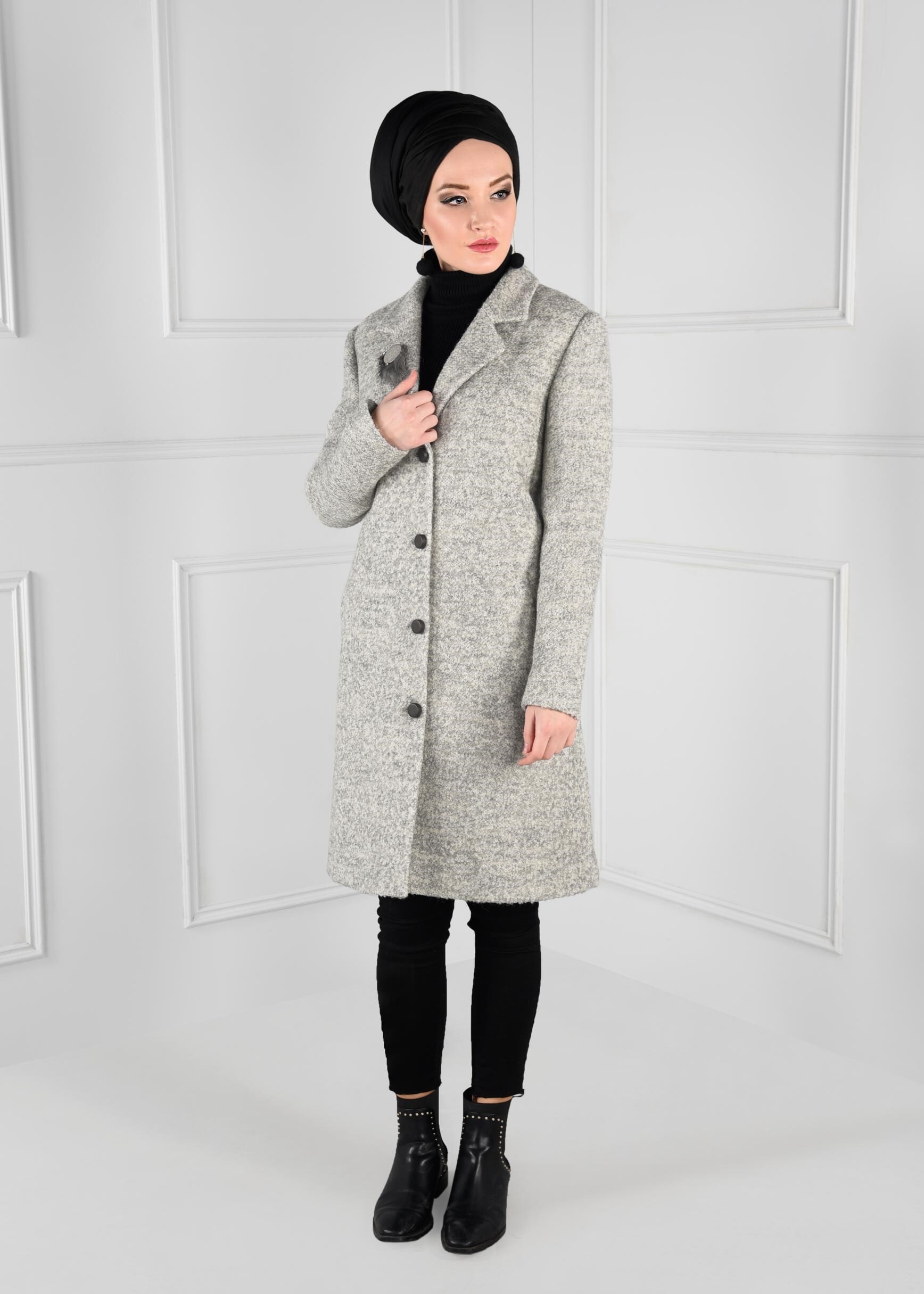 Tesettür giyim GRİ BROŞLU DÜĞMELİ KEÇE KABAN 9757 