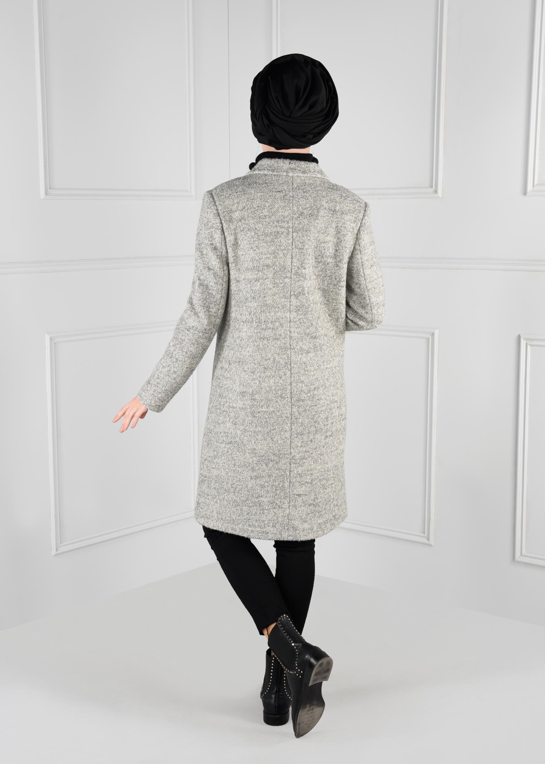 Tesettür giyim GRİ BROŞLU DÜĞMELİ KEÇE KABAN 9757 