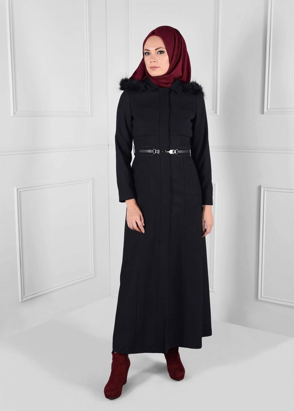 Tesettür giyim LACİVERT KAPÜŞONU PELUŞ DETAYLI KEMERLİ MANTO 9632