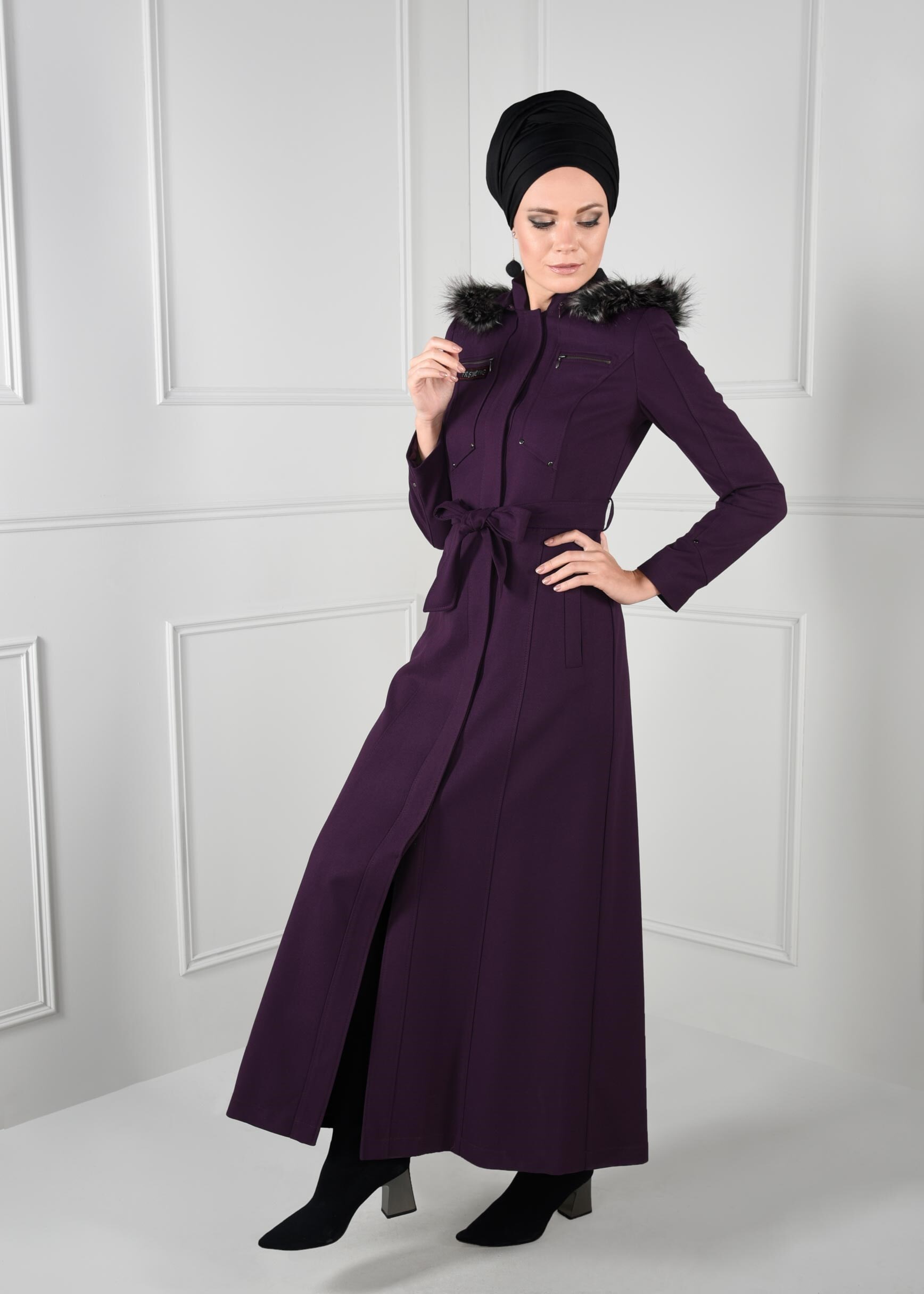 Tesettür giyim MOR KAPÜŞONLU KÜRKLÜ KUŞAKLI MANTO 9633