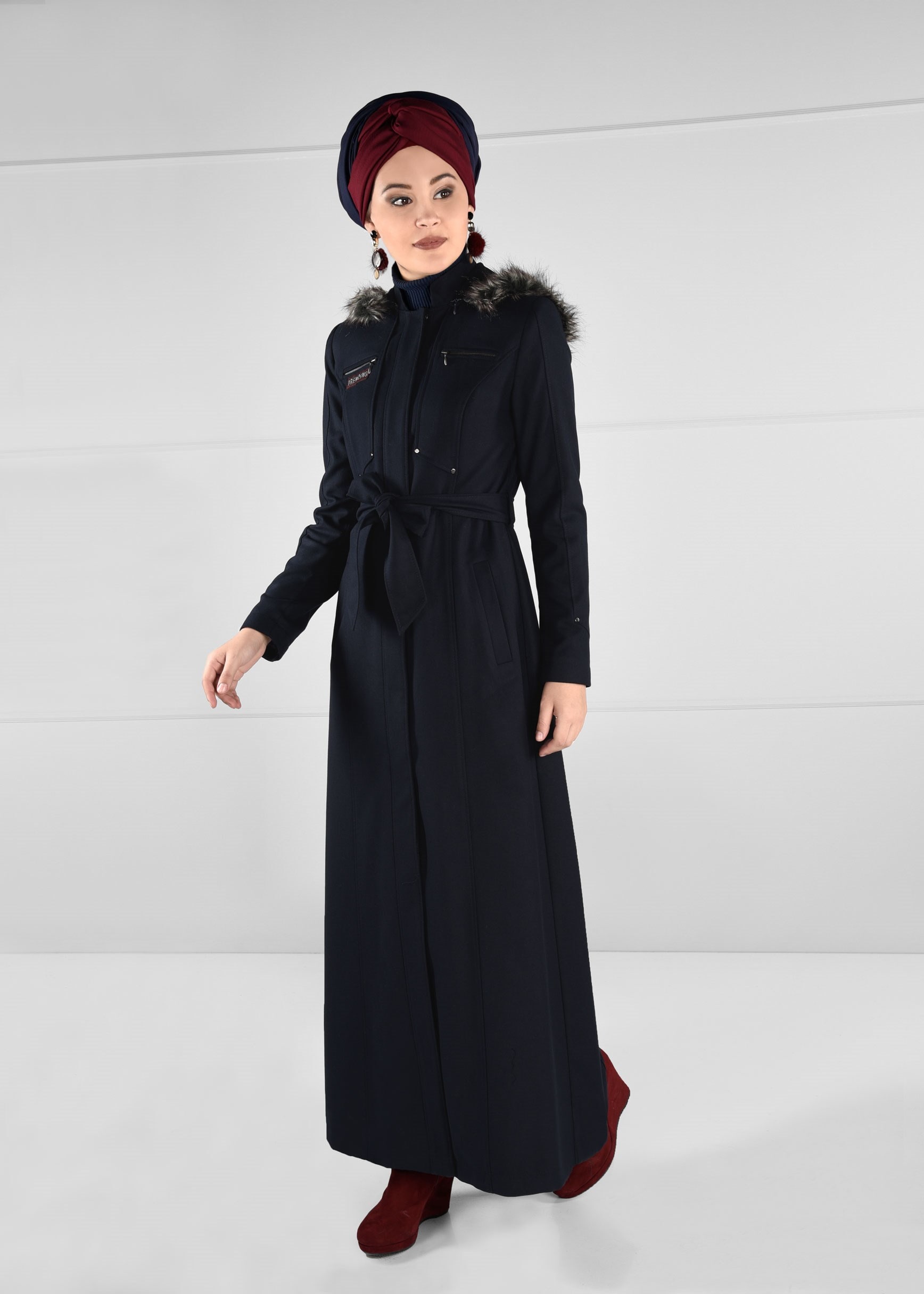 Tesettür giyim LACİVERT KAPÜŞONLU KÜRKLÜ KUŞAKLI MANTO 9633