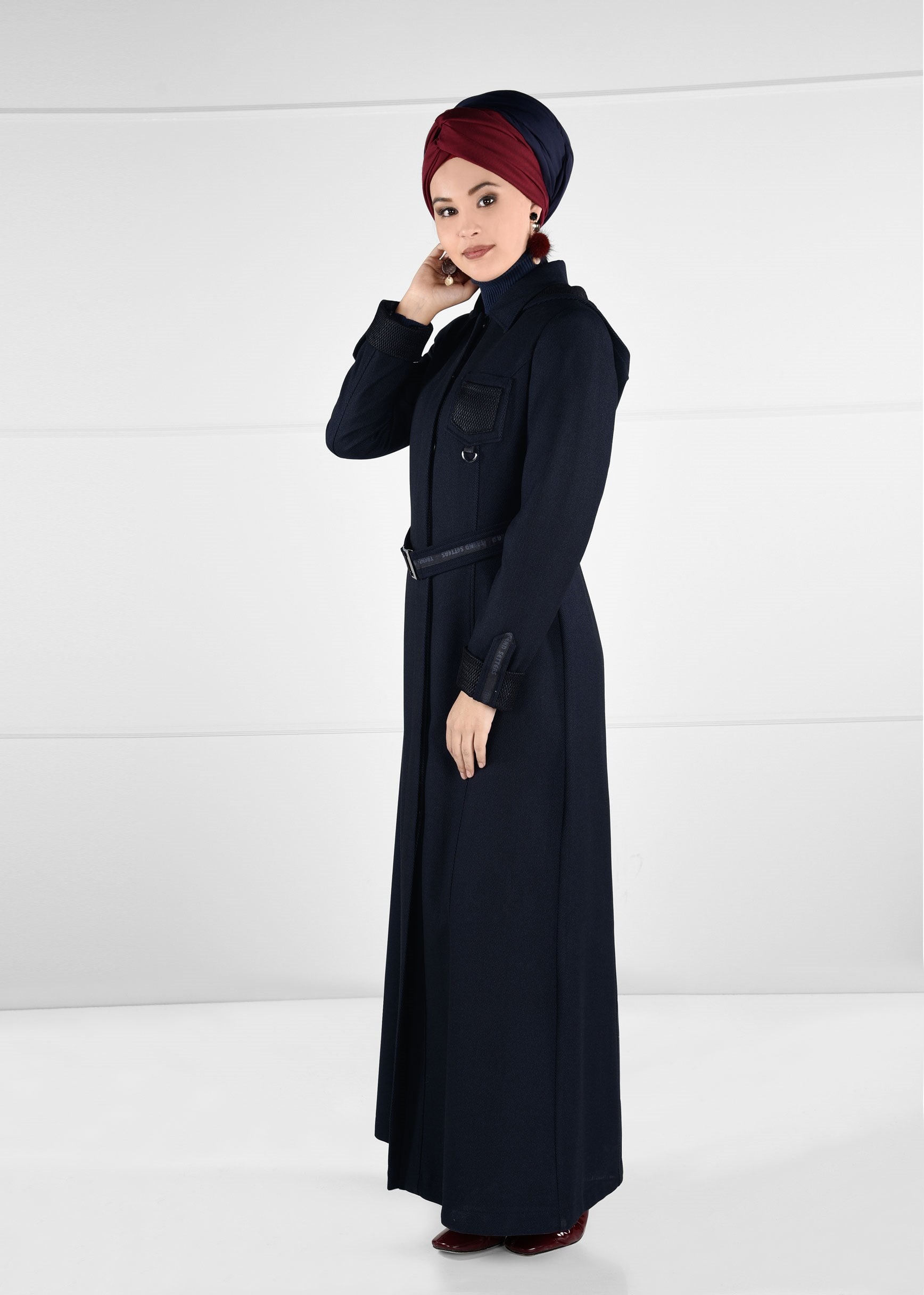 Tesettür giyim LACİVERT KEMER DETAYLI CEPLİ KAPÜŞONLU MANTO 9634