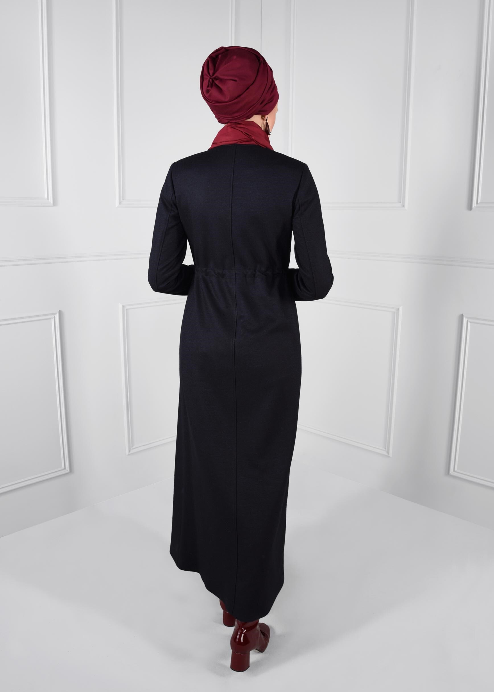 Tesettür giyim LACİVERT BELDEN BAĞCIKLI CEPLİ MANTO 9644