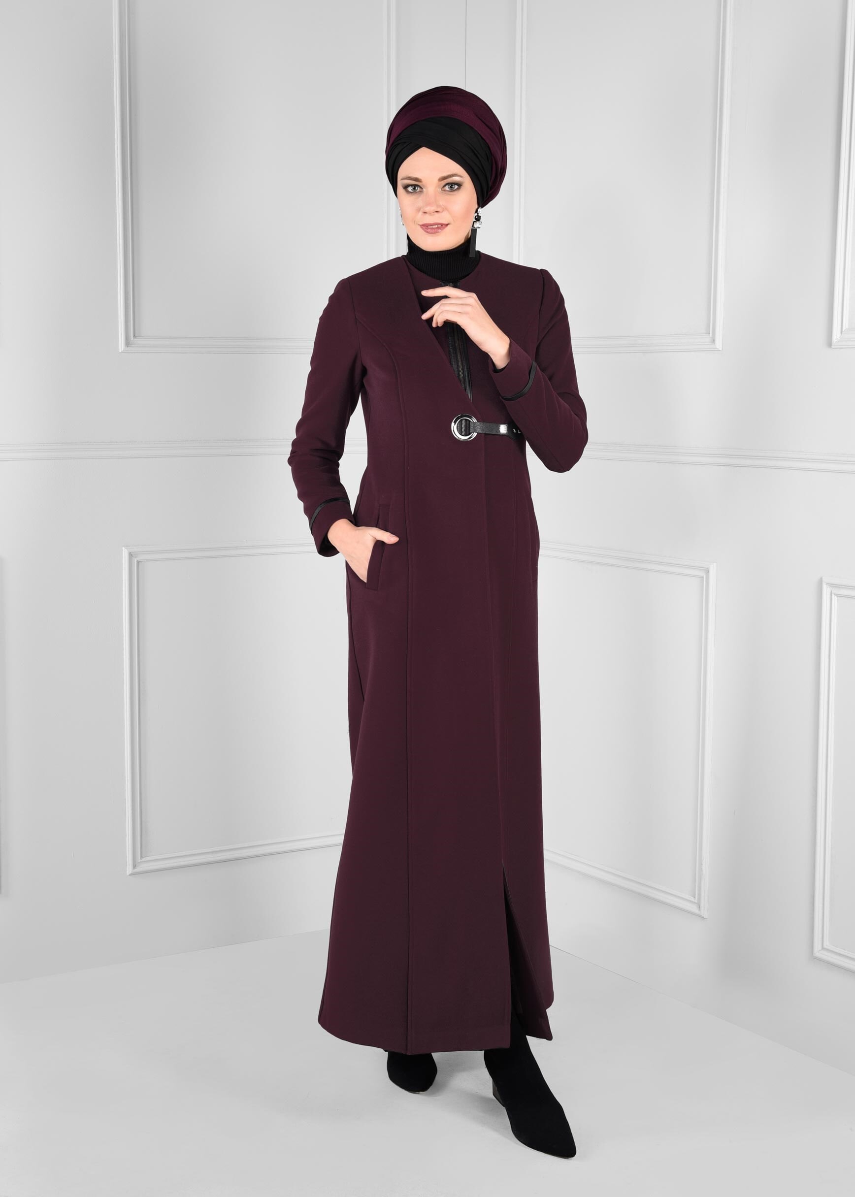 Tesettür giyim MÜRDÜM FERMUARLI KUŞ GÖZÜ KEMERLİ CEPLİ MANTO 9664