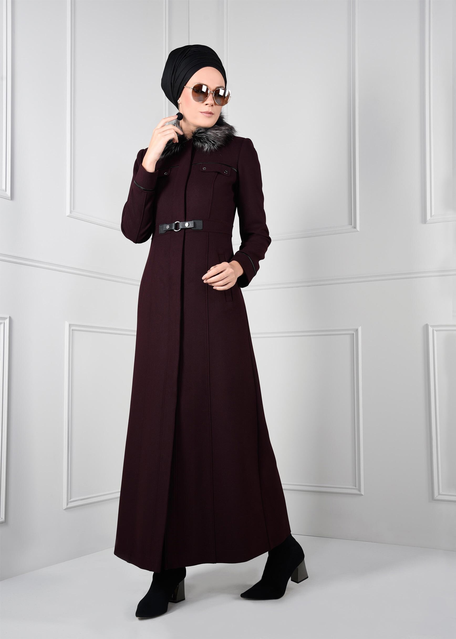 Tesettür giyim BORDO SIRTI BAĞCIK DETAYLI KÜRK YAKA MANTO 9665