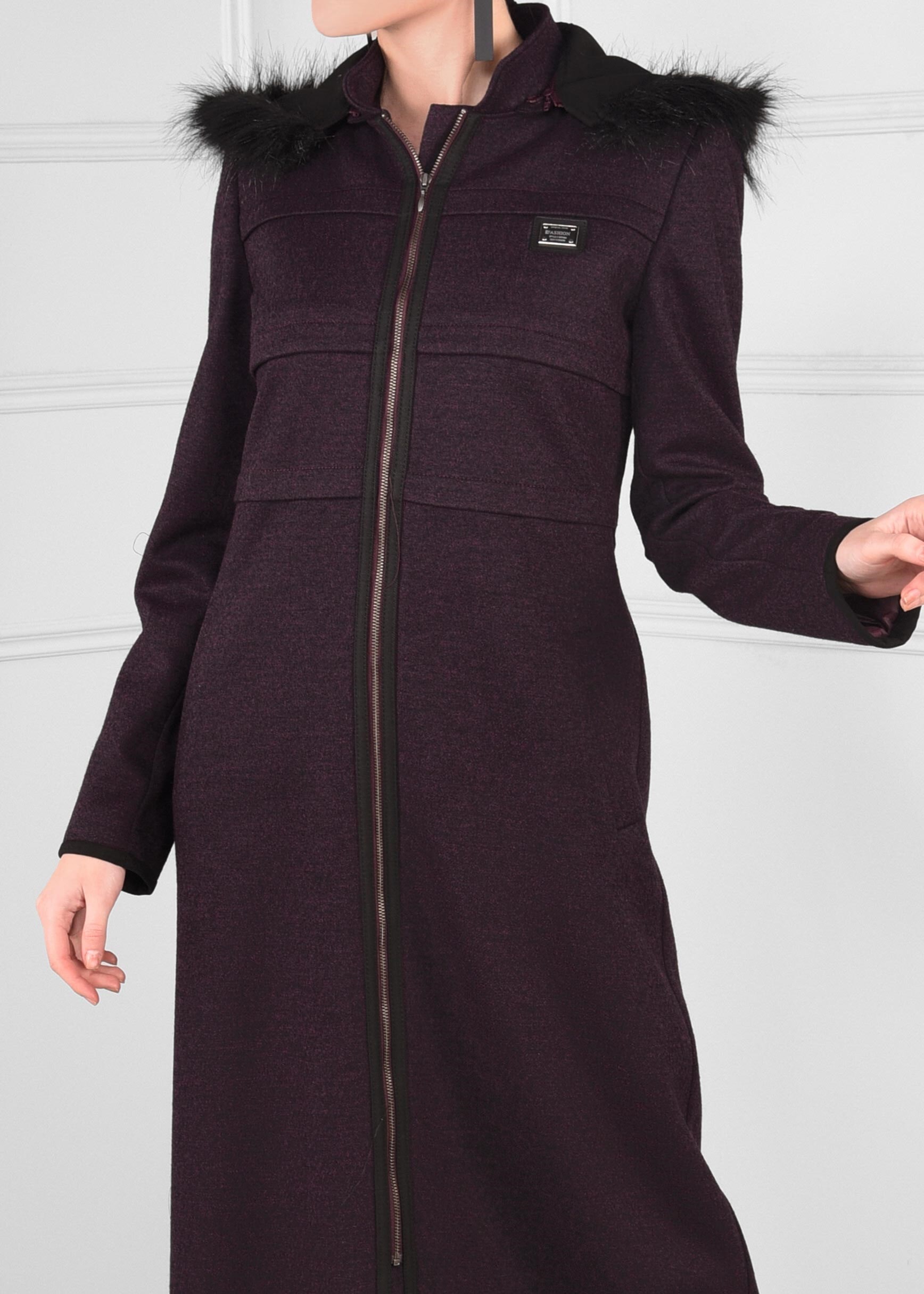 Tesettür giyim MÜRDÜM FERMUARLI PELUŞ DETAYLI MANTO 9668