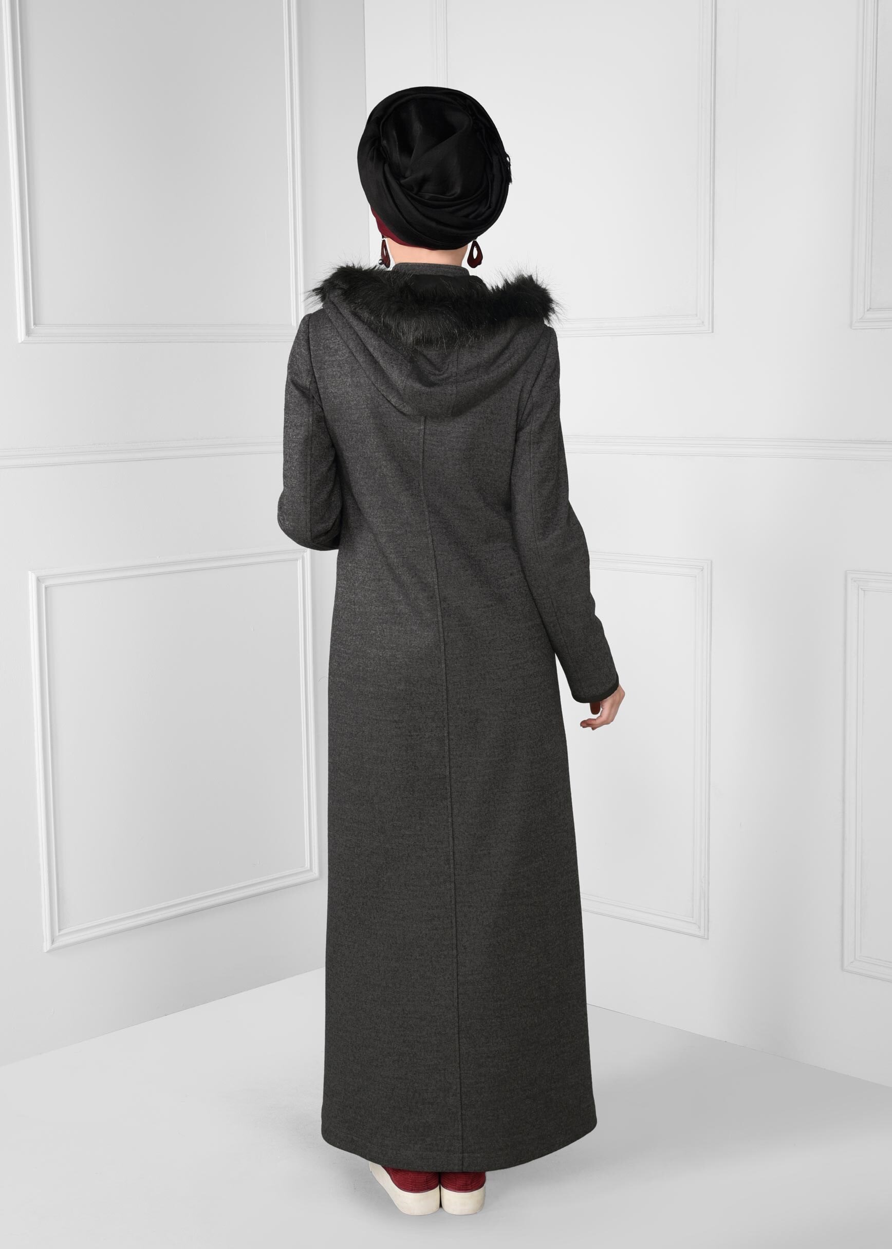 Tesettür giyim GRİ FERMUARLI PELUŞ DETAYLI MANTO 9668