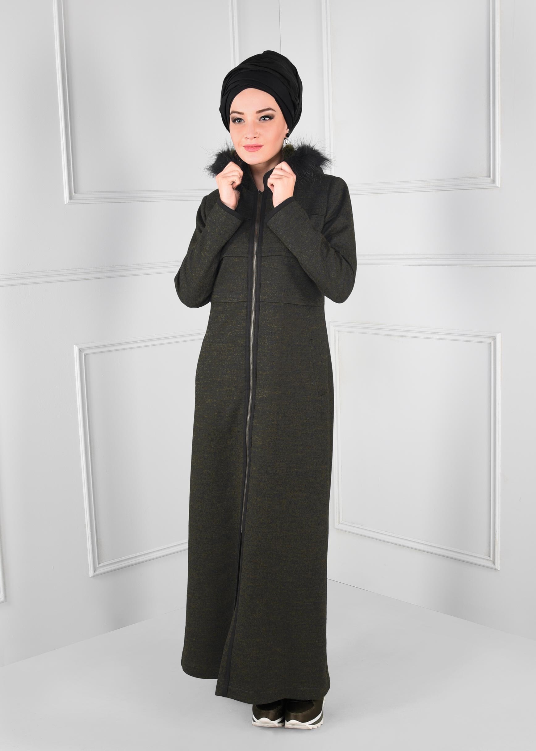 Tesettür giyim YEŞİL FERMUARLI PELUŞ DETAYLI MANTO 9668