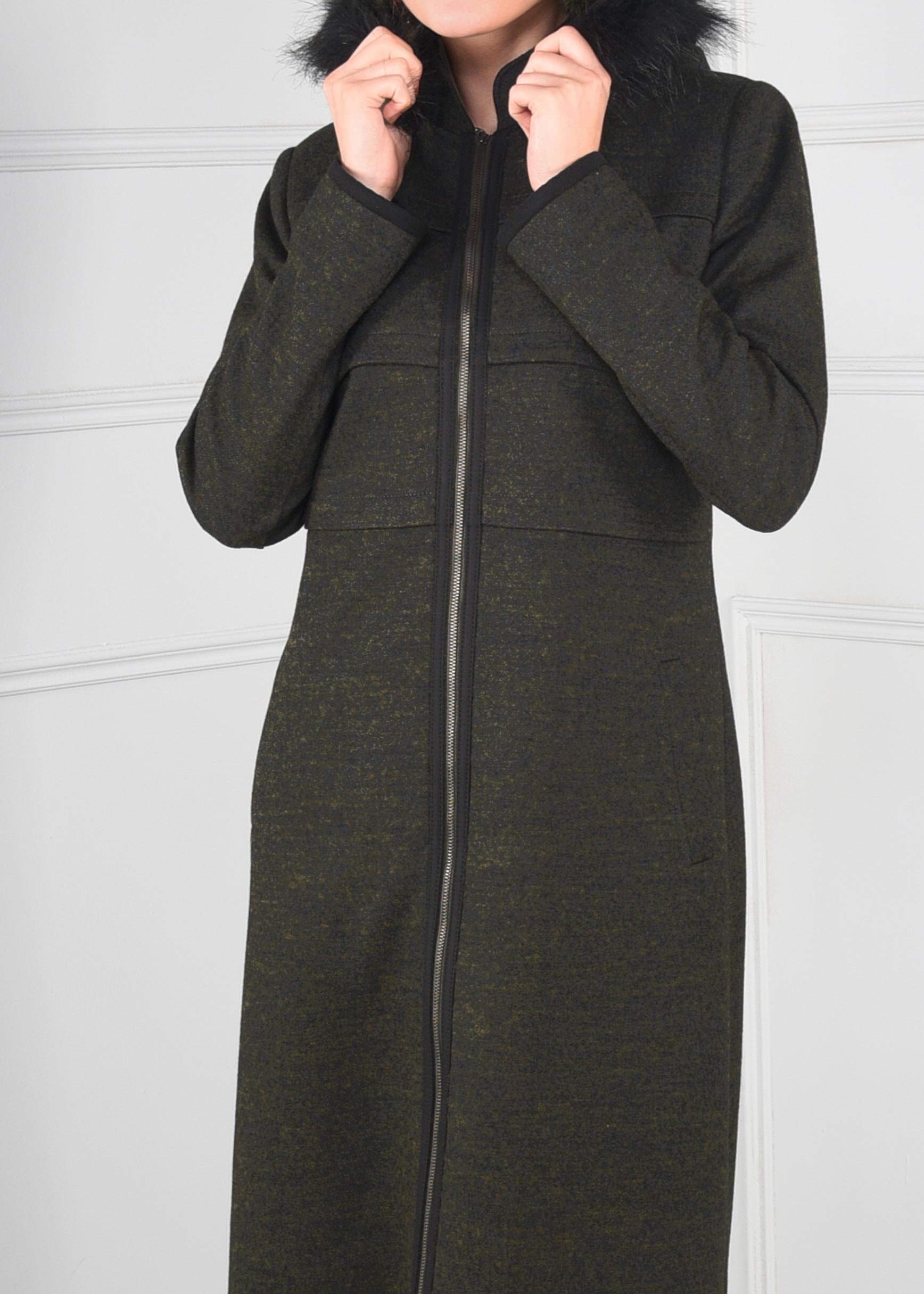 Tesettür giyim YEŞİL FERMUARLI PELUŞ DETAYLI MANTO 9668