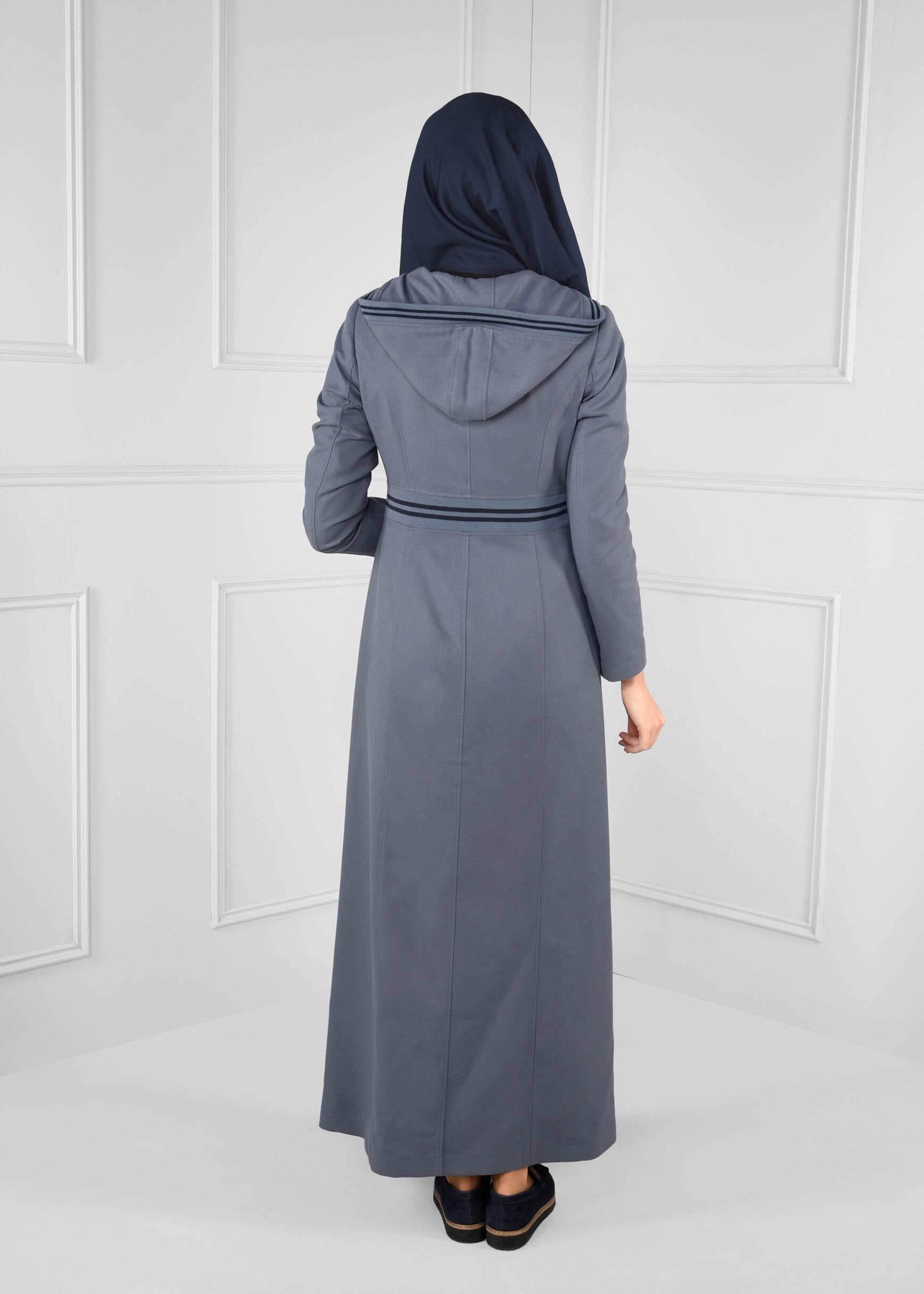 Tesettür giyim MAVİ BELDEN BAĞCIKLI KAPÜŞONLU MANTO 9681