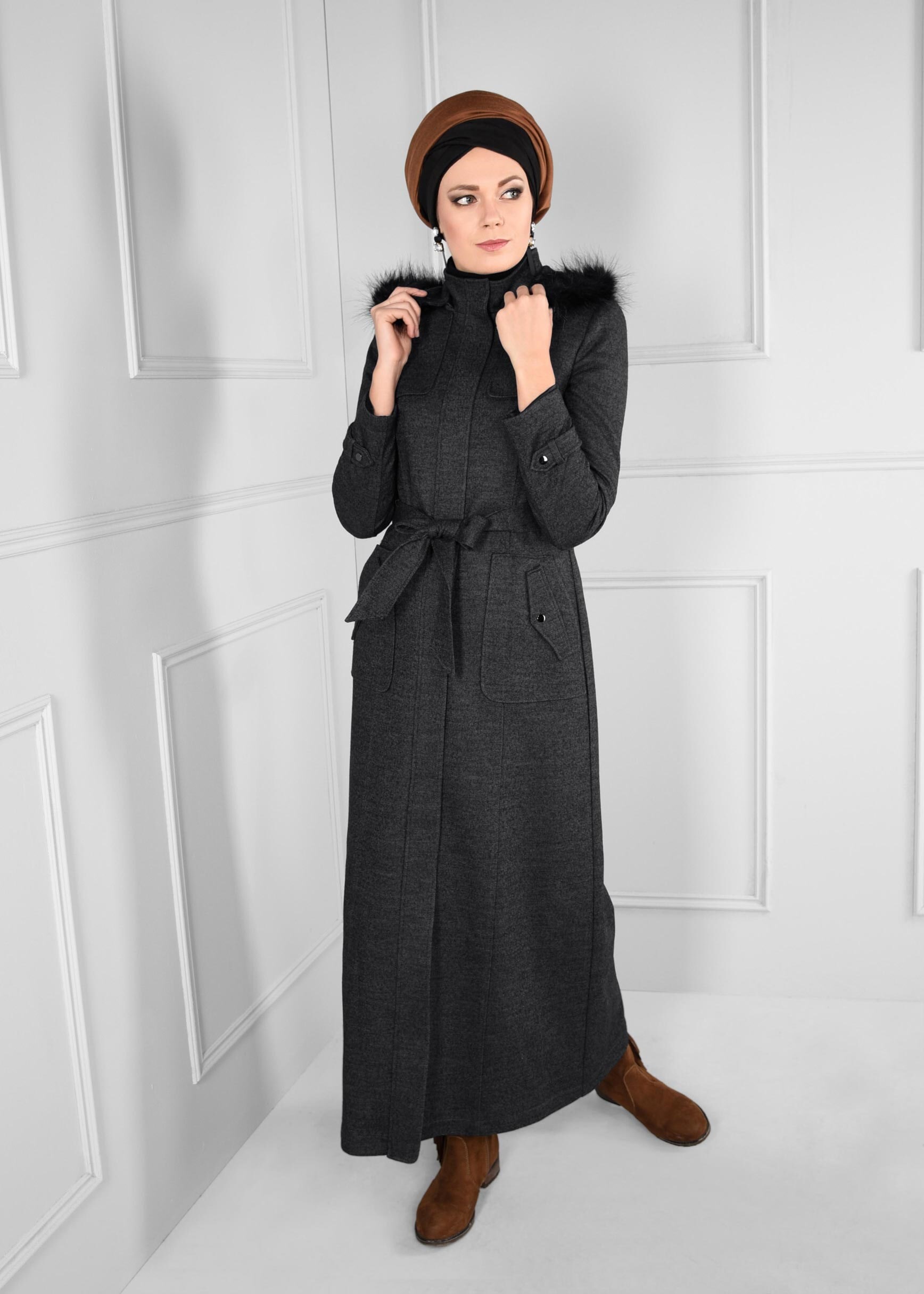 Tesettür giyim GRİ KUŞAKLI KAPÜŞONLU MANTO 9719