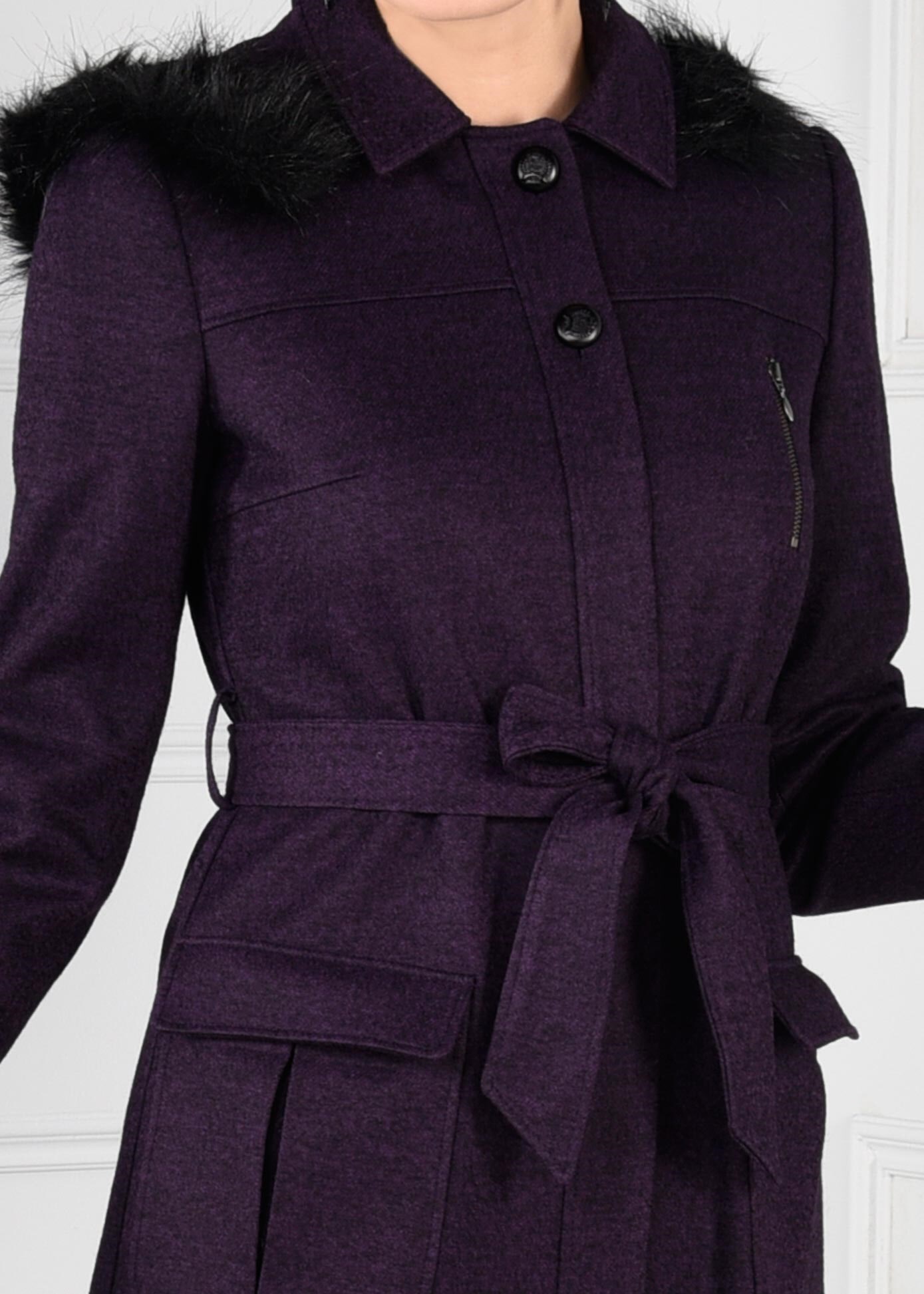 Tesettür giyim MOR KAPÜŞONLU GİZLİ DÜĞMELİ KUŞAKLI MANTO 9720