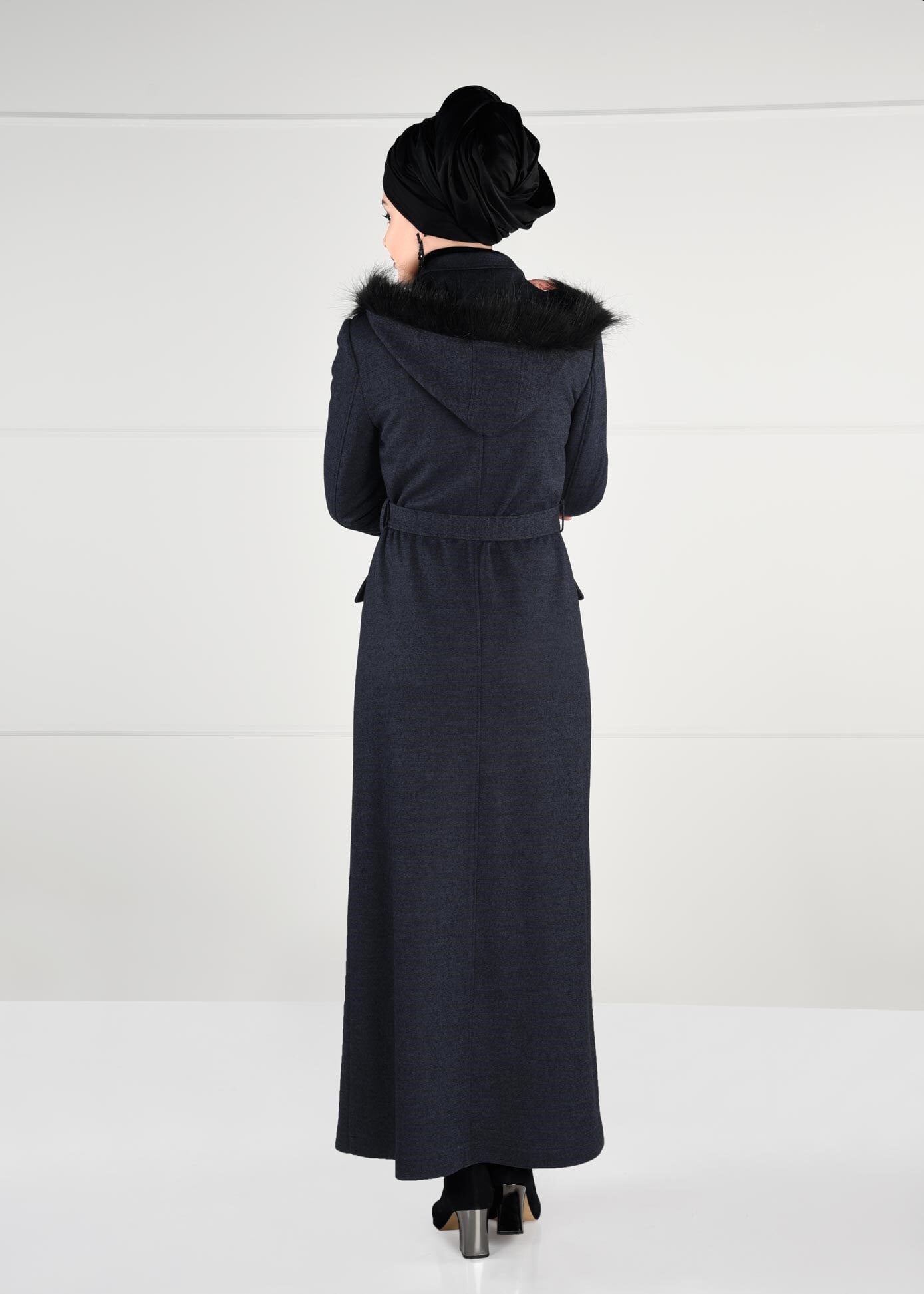 Tesettür giyim LACİVERT KAPÜŞONLU GİZLİ DÜĞMELİ KUŞAKLI MANTO 9720