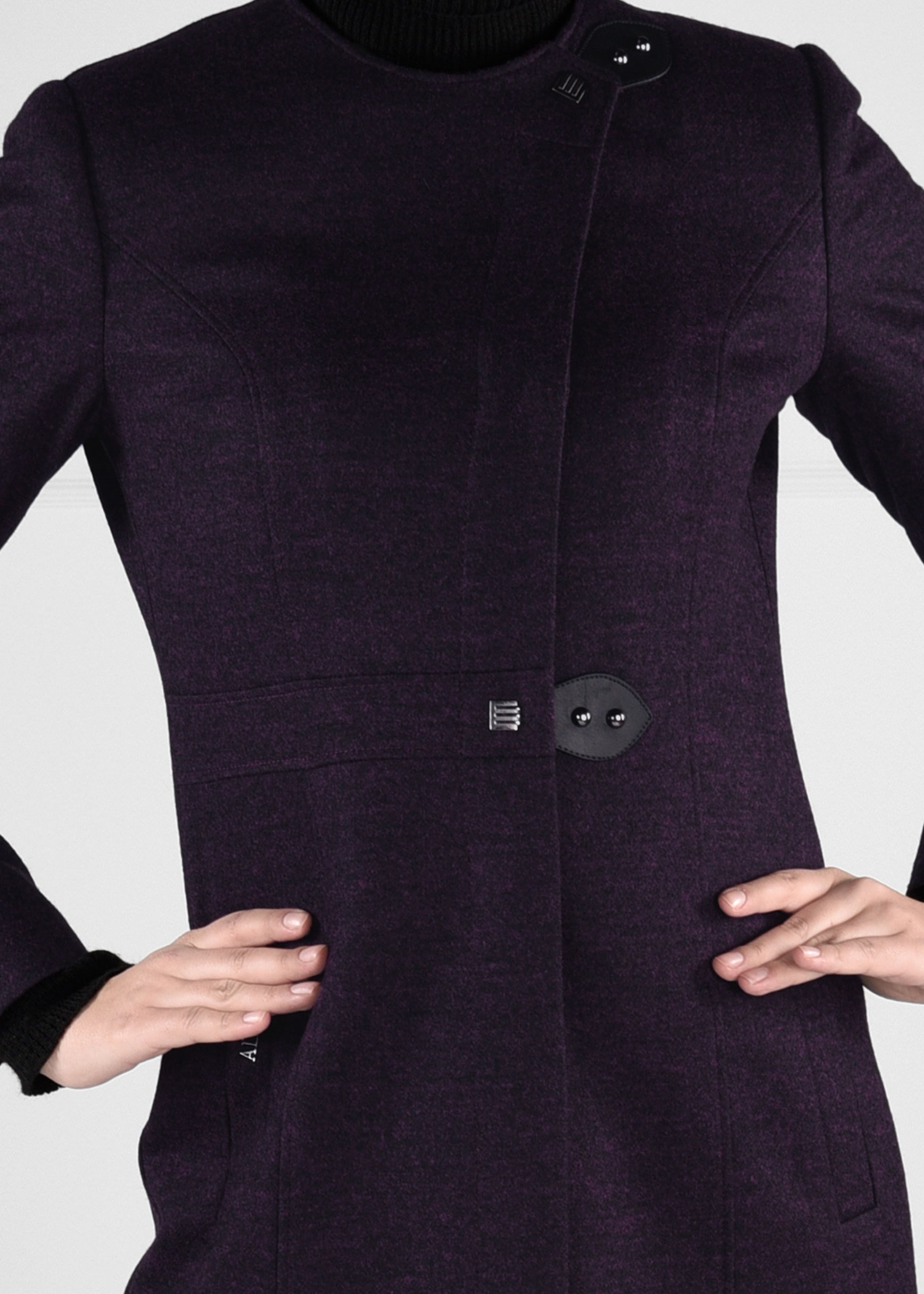 Tesettür giyim MÜRDÜM BİSİKLET YAKA DÜĞMELİ CEPLİ MANTO 9732 