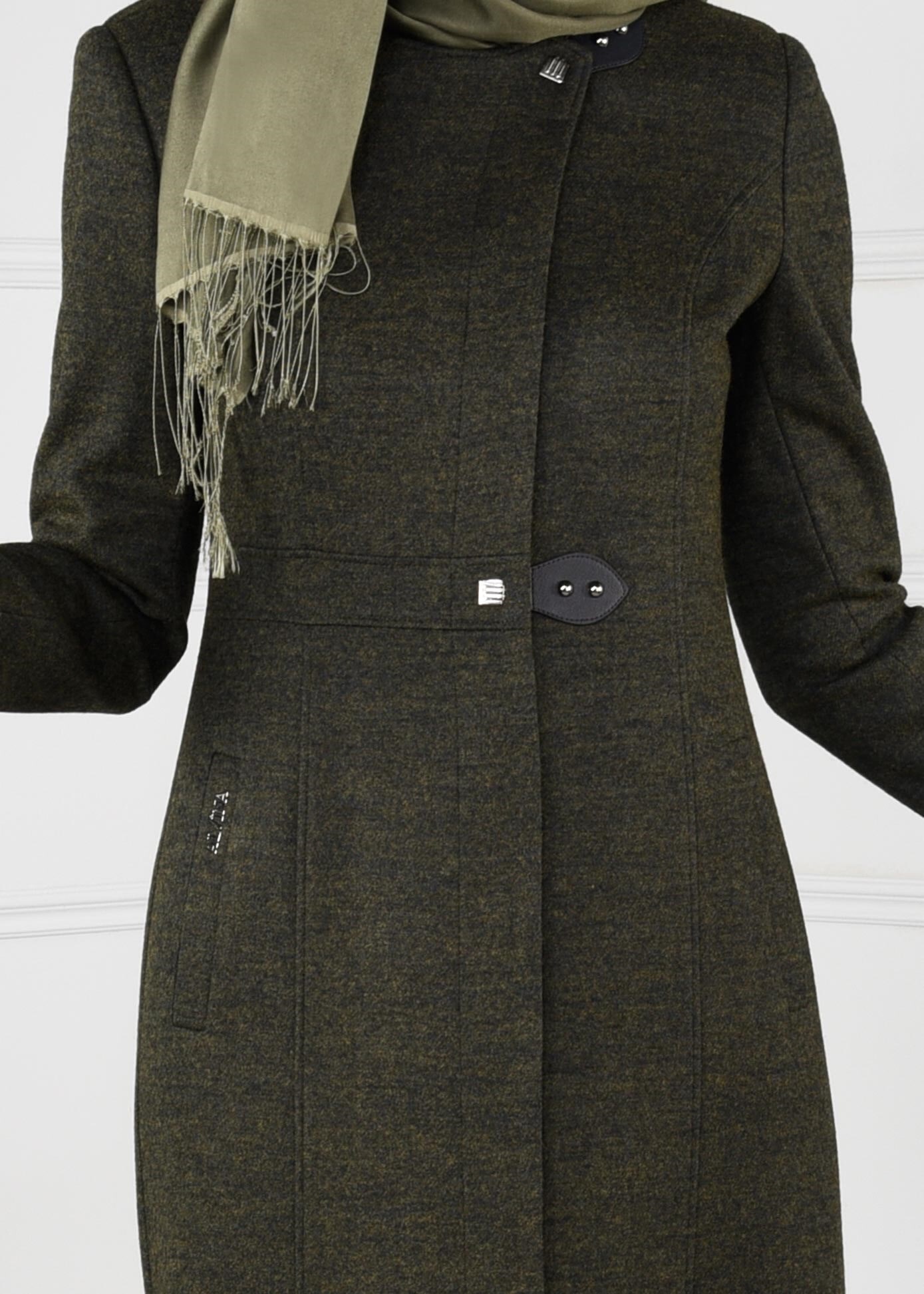 Tesettür giyim YEŞİL BİSİKLET YAKA DÜĞMELİ CEPLİ MANTO 9732 