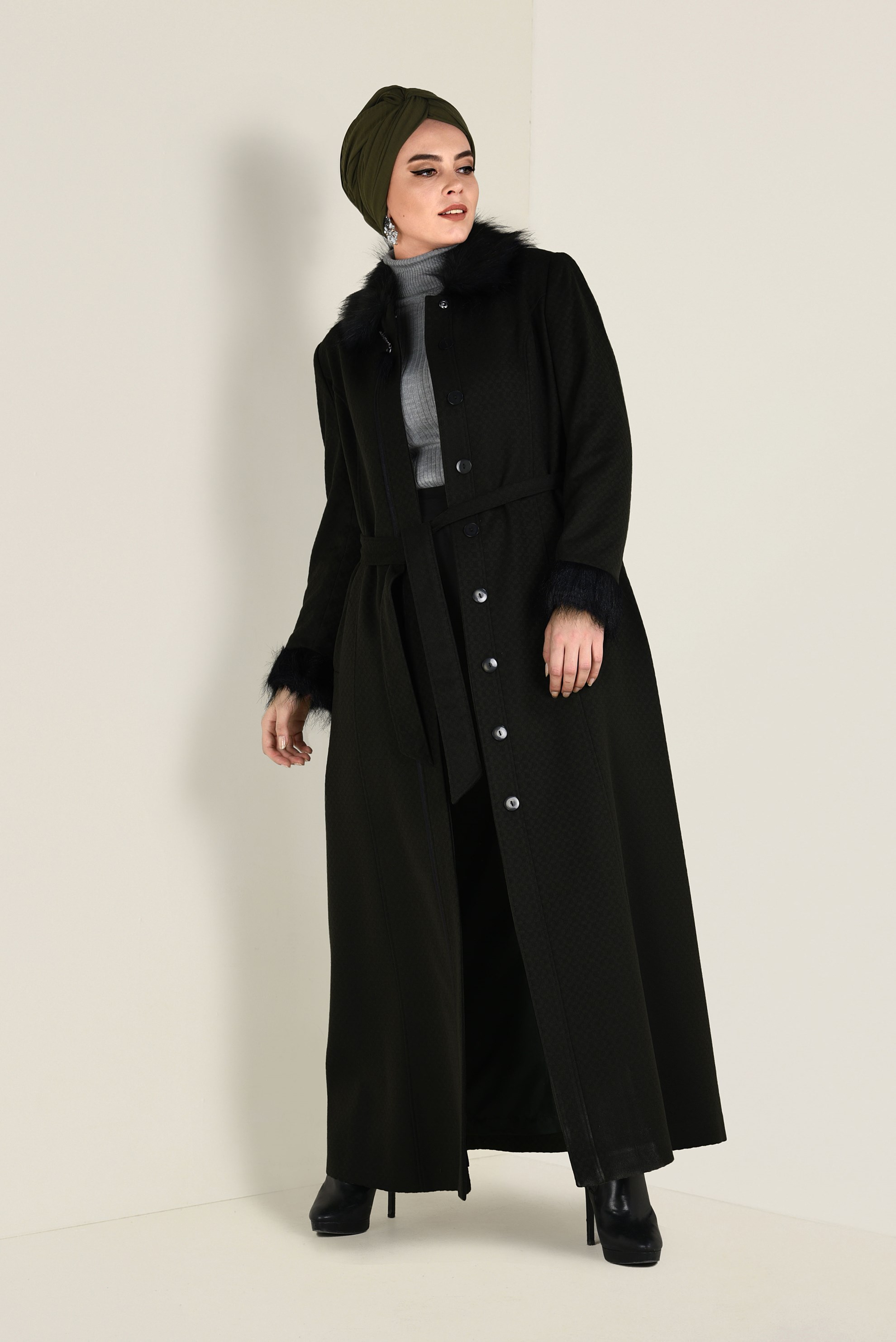 Tesettür giyim HAKİ KÜRK DETAYLI KUŞAKLI MANTO 9755