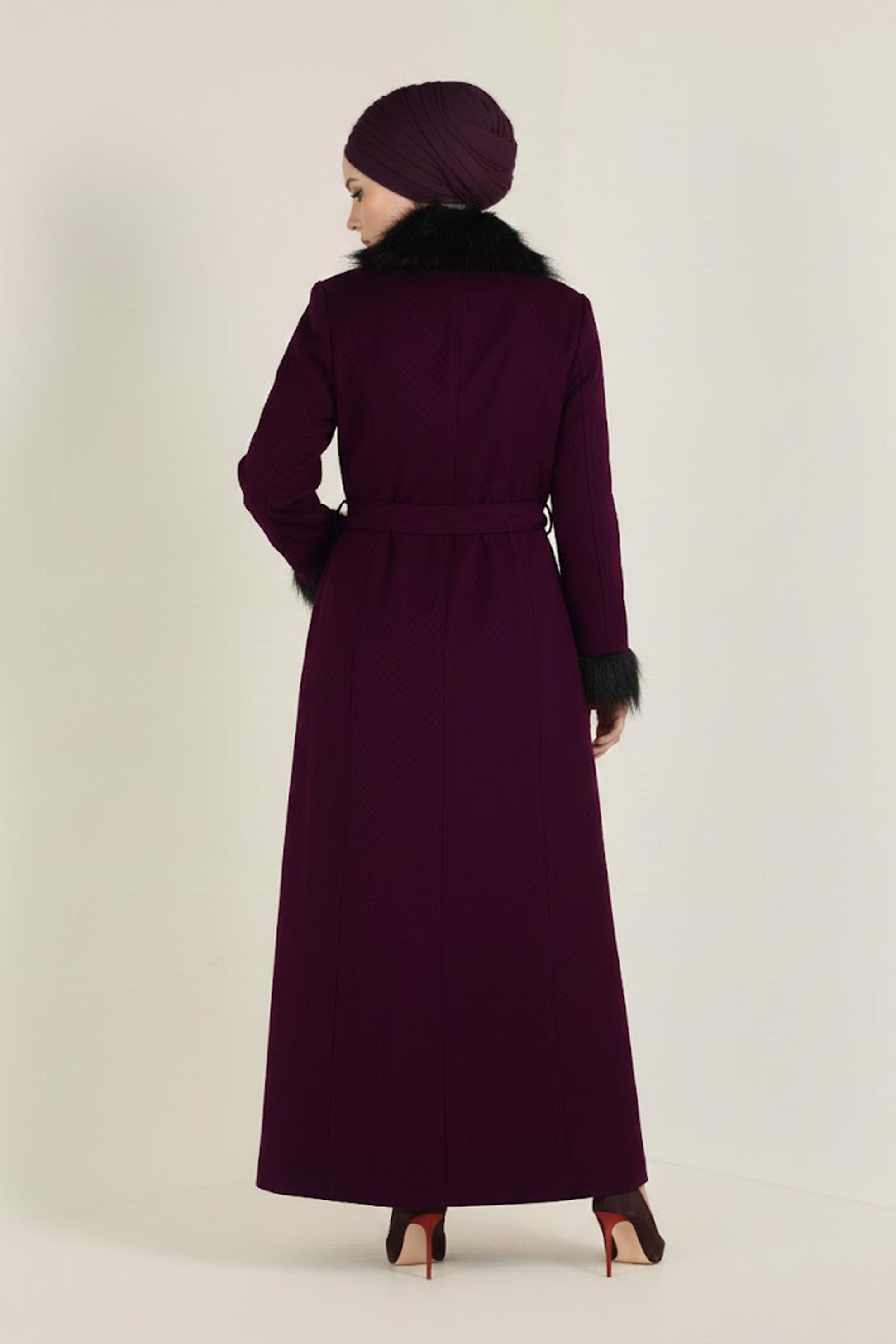 Vêtements hijab POURPRE MANTEAU AVEC DÉTAILLÉS EN FOURRURE 9755