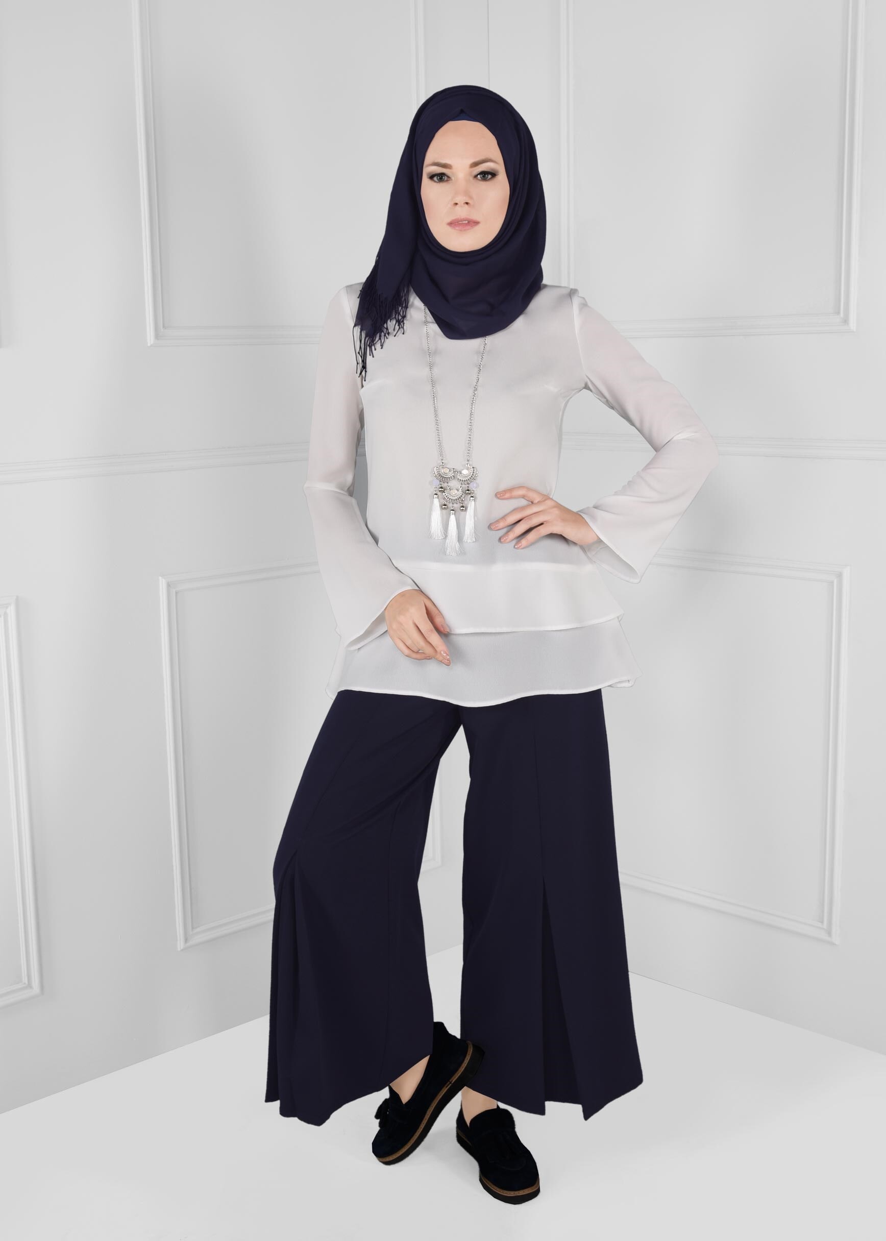 Tesettür giyim LACİVERT GİZLİ YIRTMAÇ DETAYLI GENİŞ PAÇA SALAŞ PANTOLON 7221 