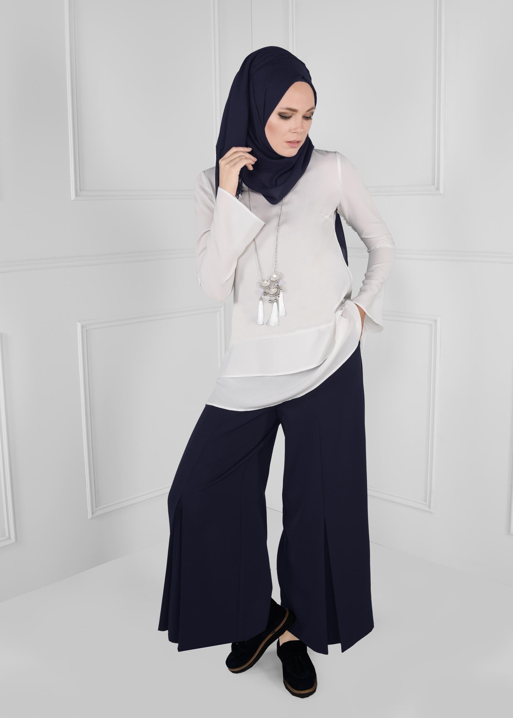 Tesettür giyim LACİVERT GİZLİ YIRTMAÇ DETAYLI GENİŞ PAÇA SALAŞ PANTOLON 7221 