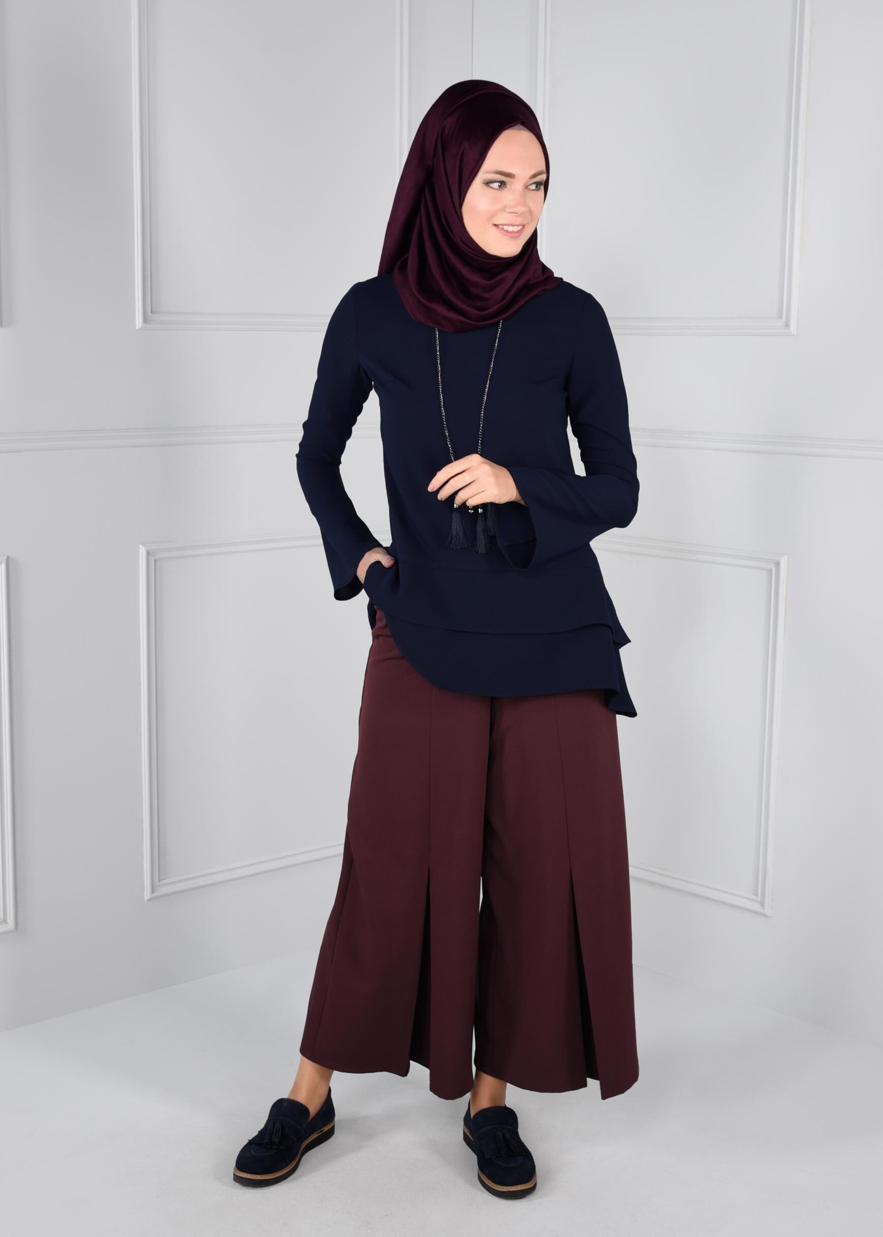 Tesettür giyim MÜRDÜM GİZLİ YIRTMAÇ DETAYLI GENİŞ PAÇA SALAŞ PANTOLON 7221 