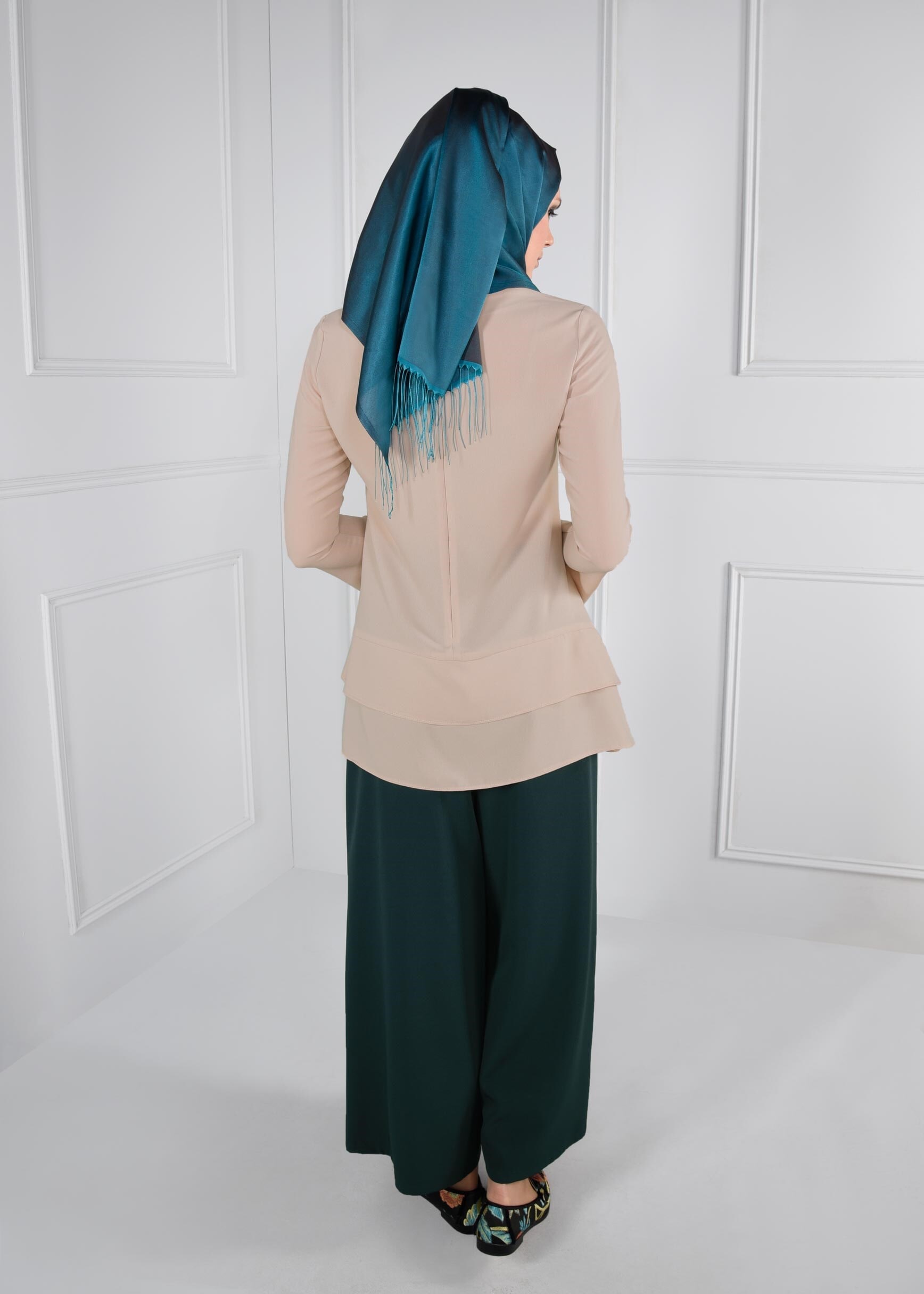 Tesettür giyim YEŞİL GİZLİ YIRTMAÇ DETAYLI GENİŞ PAÇA SALAŞ PANTOLON 7221 