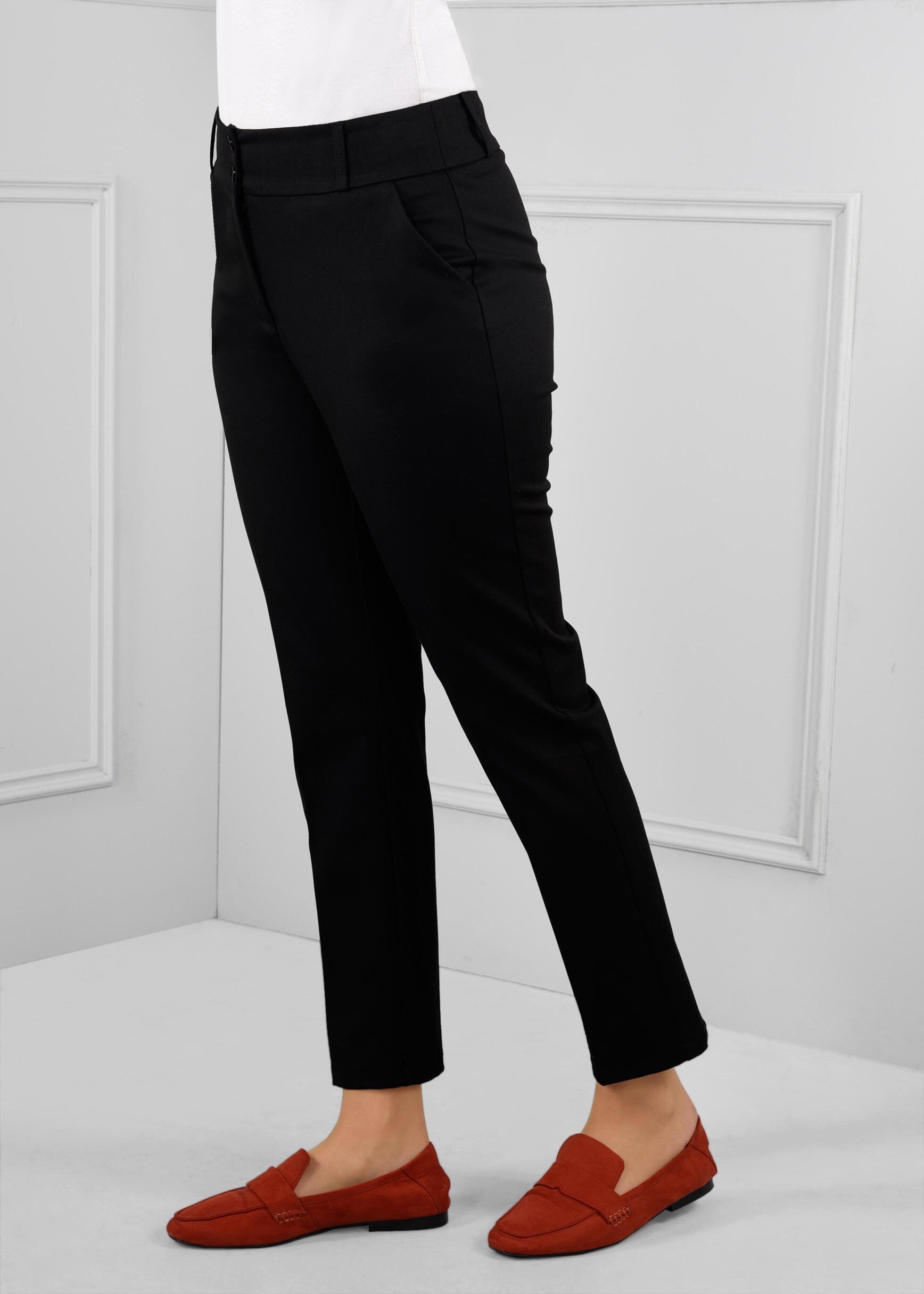 Tesettür giyim SİYAH DÜĞMELİ ARA BEL KUMAŞ PANTOLON 7224